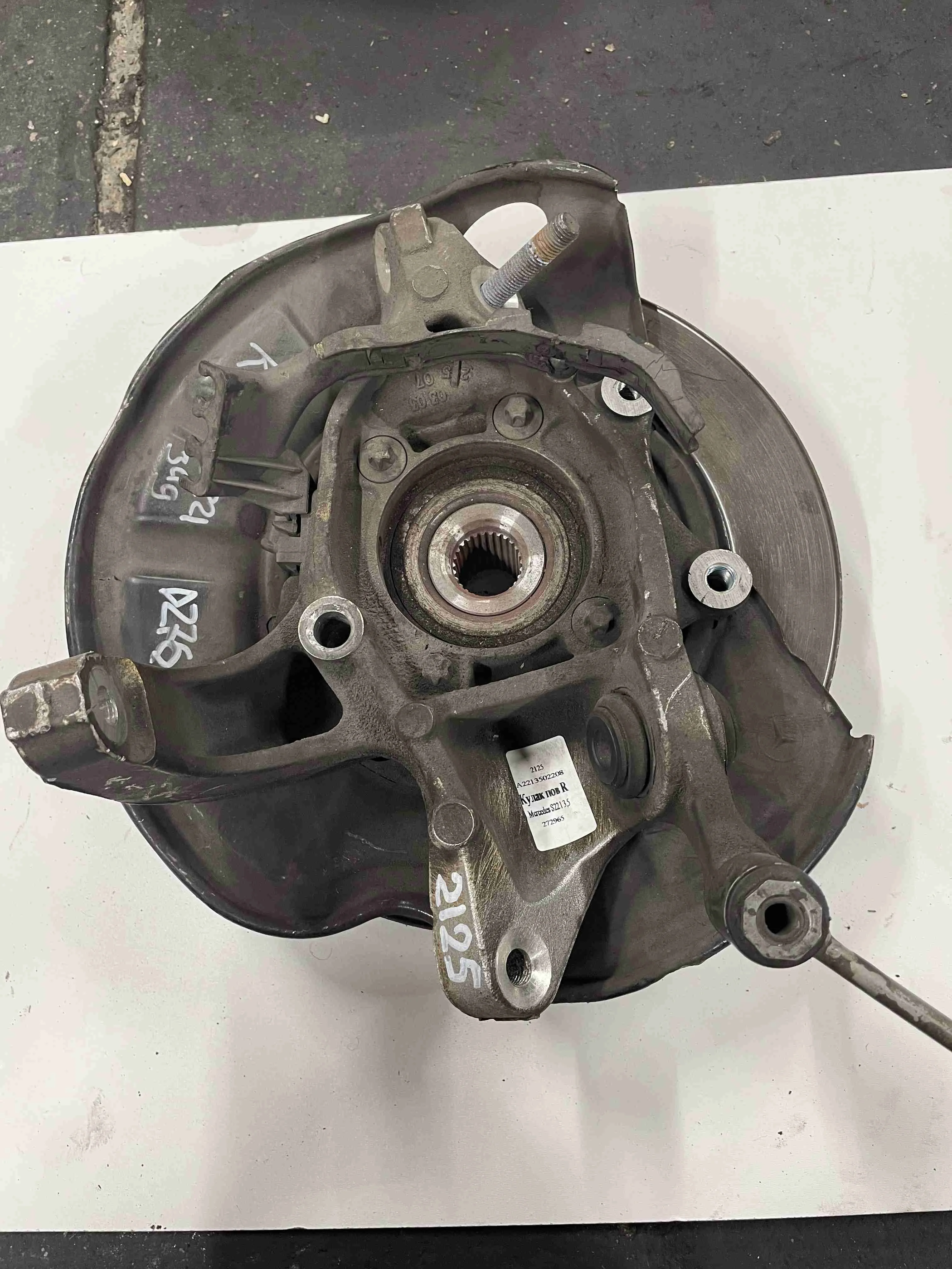 Кулак поворотный правый Mercedes-Benz W221 (2005—2009) A2213324601; A2213323001 272965