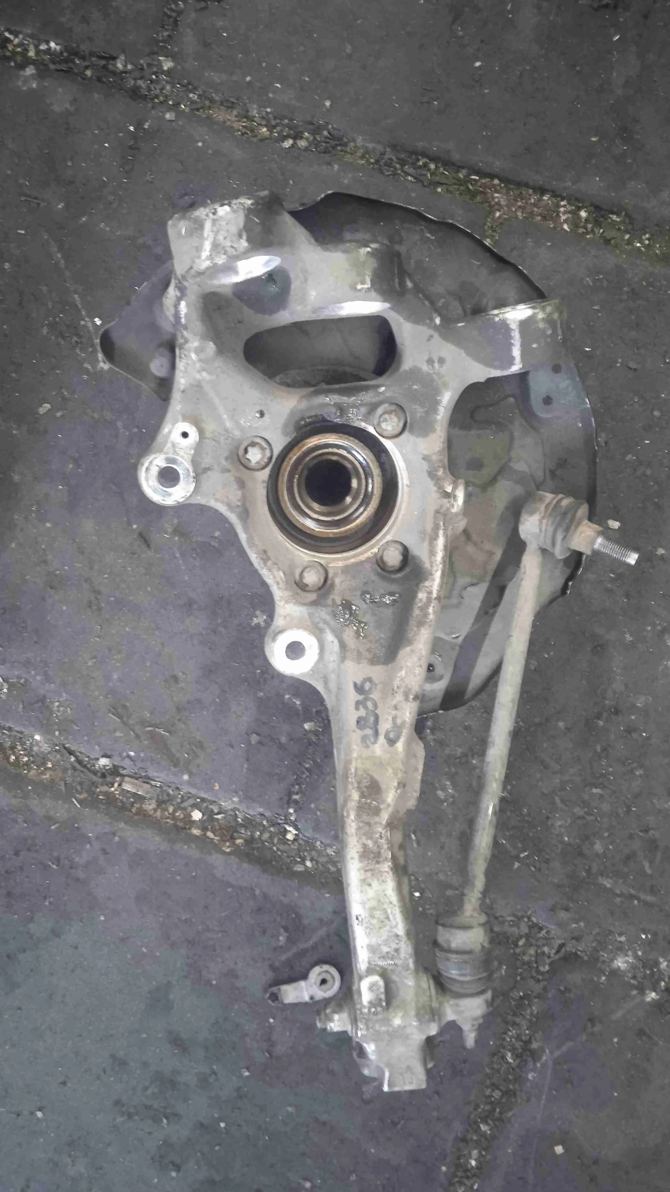 Кулак поворотный правый Mercedes-Benz X253 (2015—2019) A2533320201
 651921