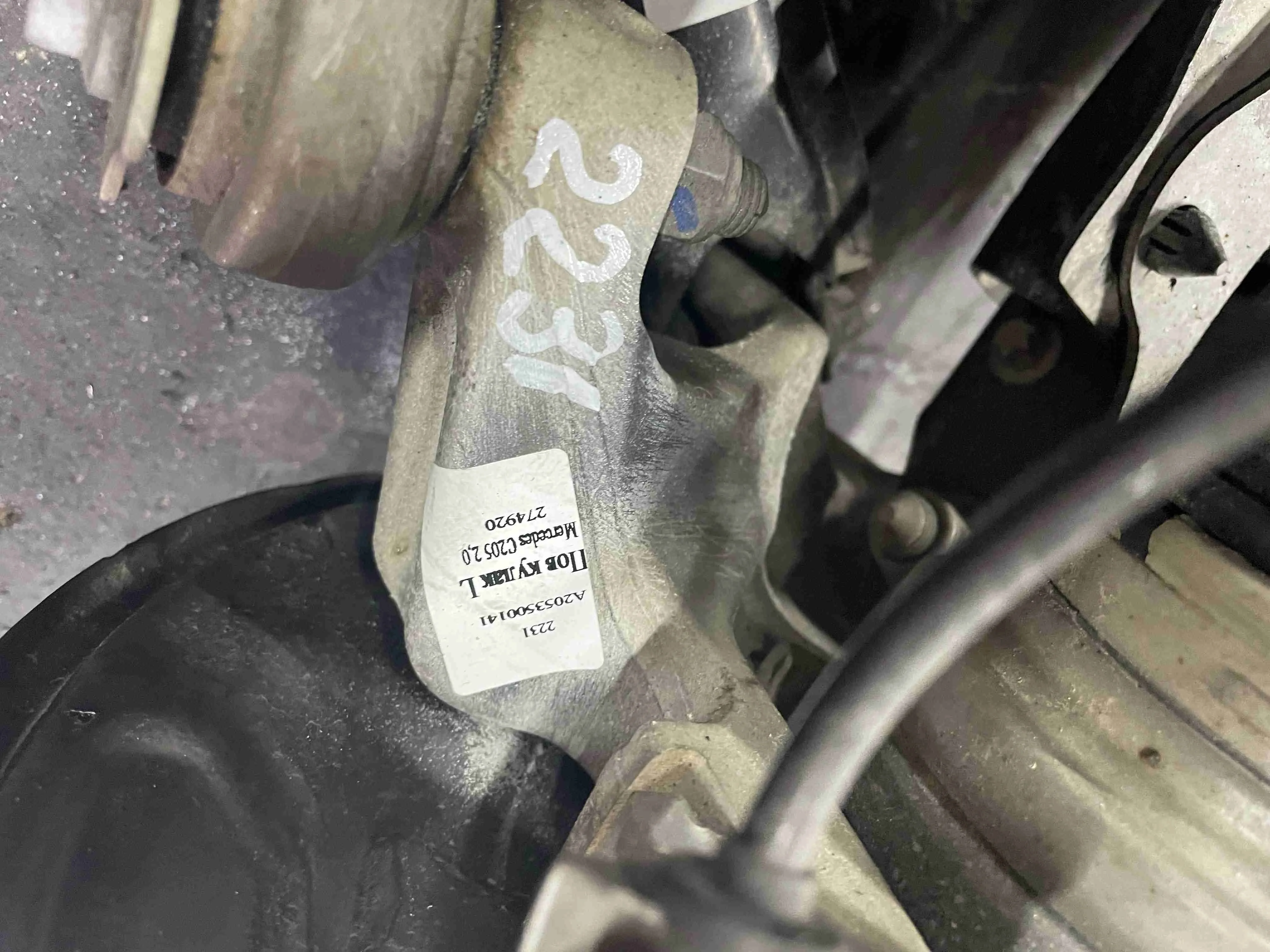 Кулак задний левый Mercedes-Benz W205/S205/C205/A205 (2014—2018) A2053500141
 274920