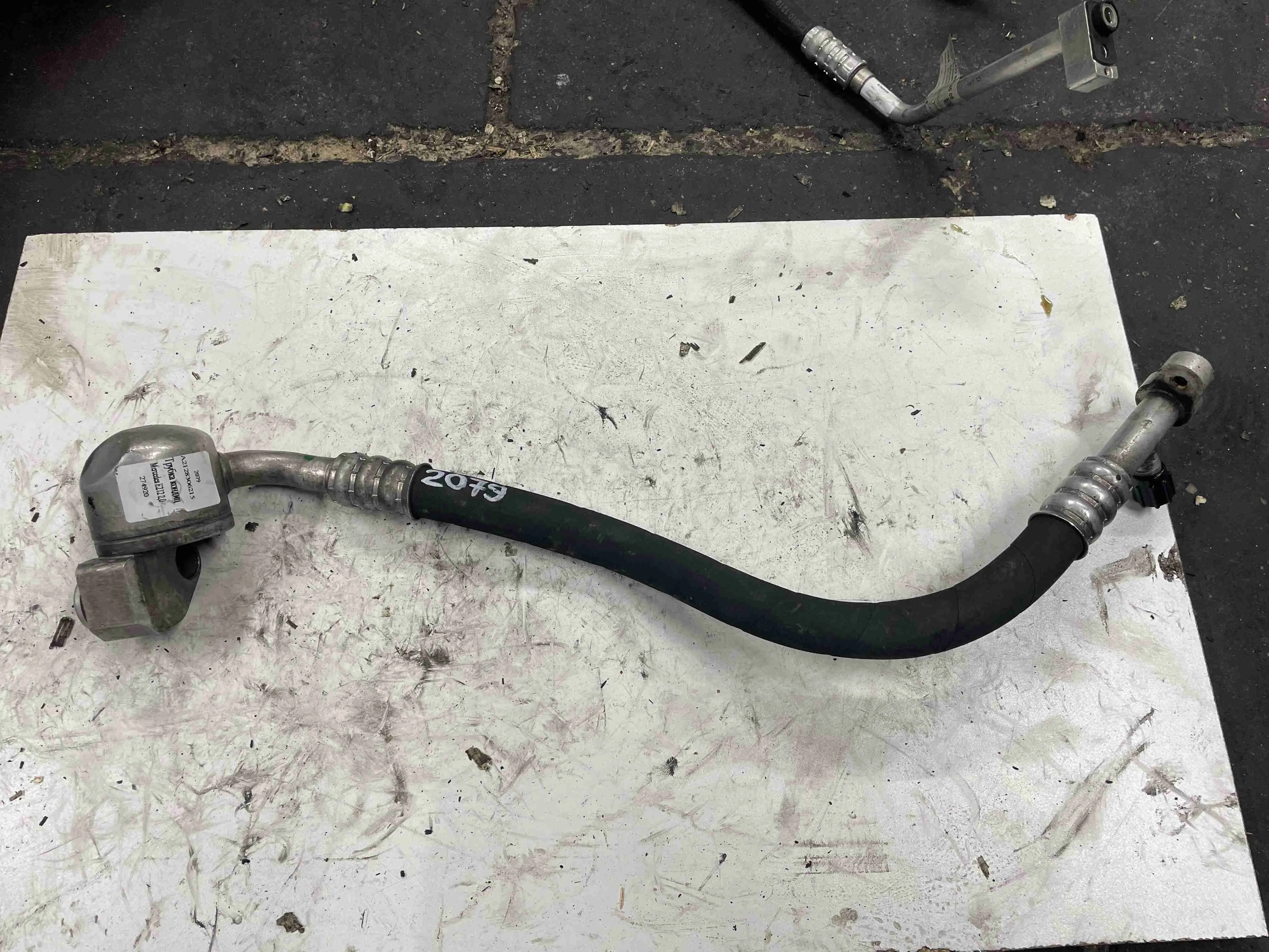 Трубка кондиционера Mercedes-Benz W212/S212/C207/A207 (2009—2013) A2128306215
 274920