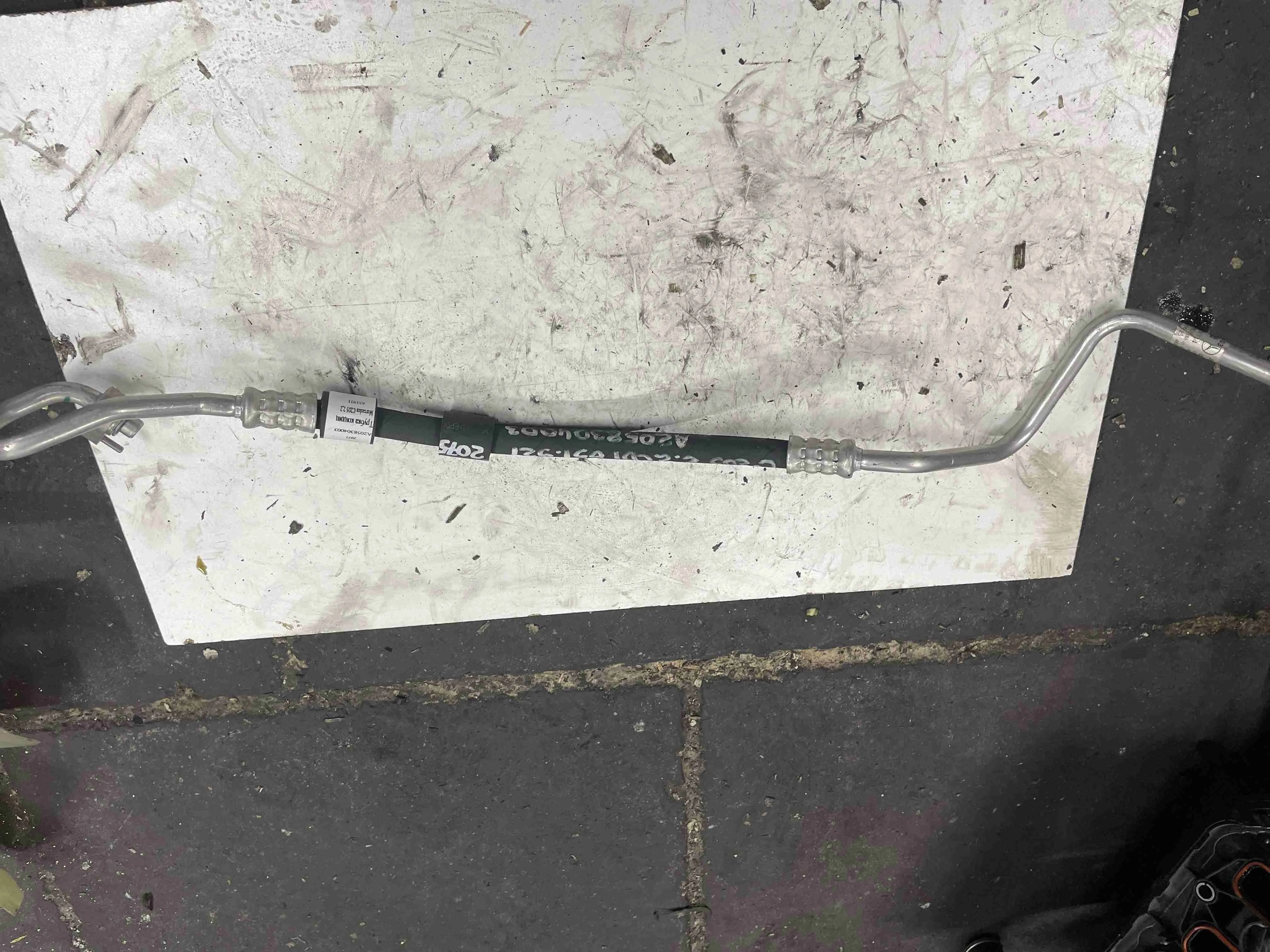 Трубка кондиционера Mercedes-Benz W205/S205/C205/A205 (2014—2018) A2058304003
 651921