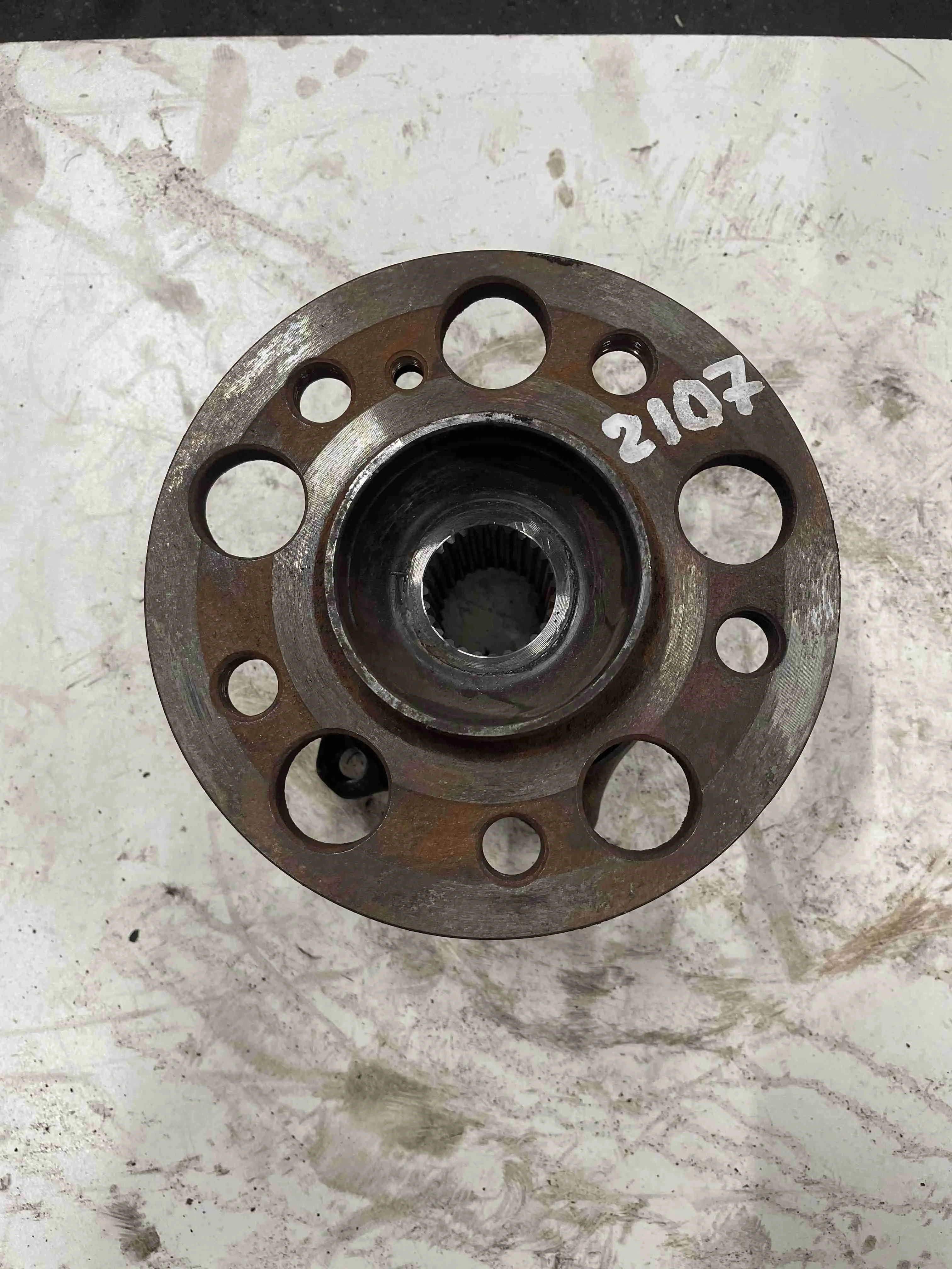 Ступица передняя Mercedes-Benz W221 (2005—2009) A2119810227
; A2309810127 272