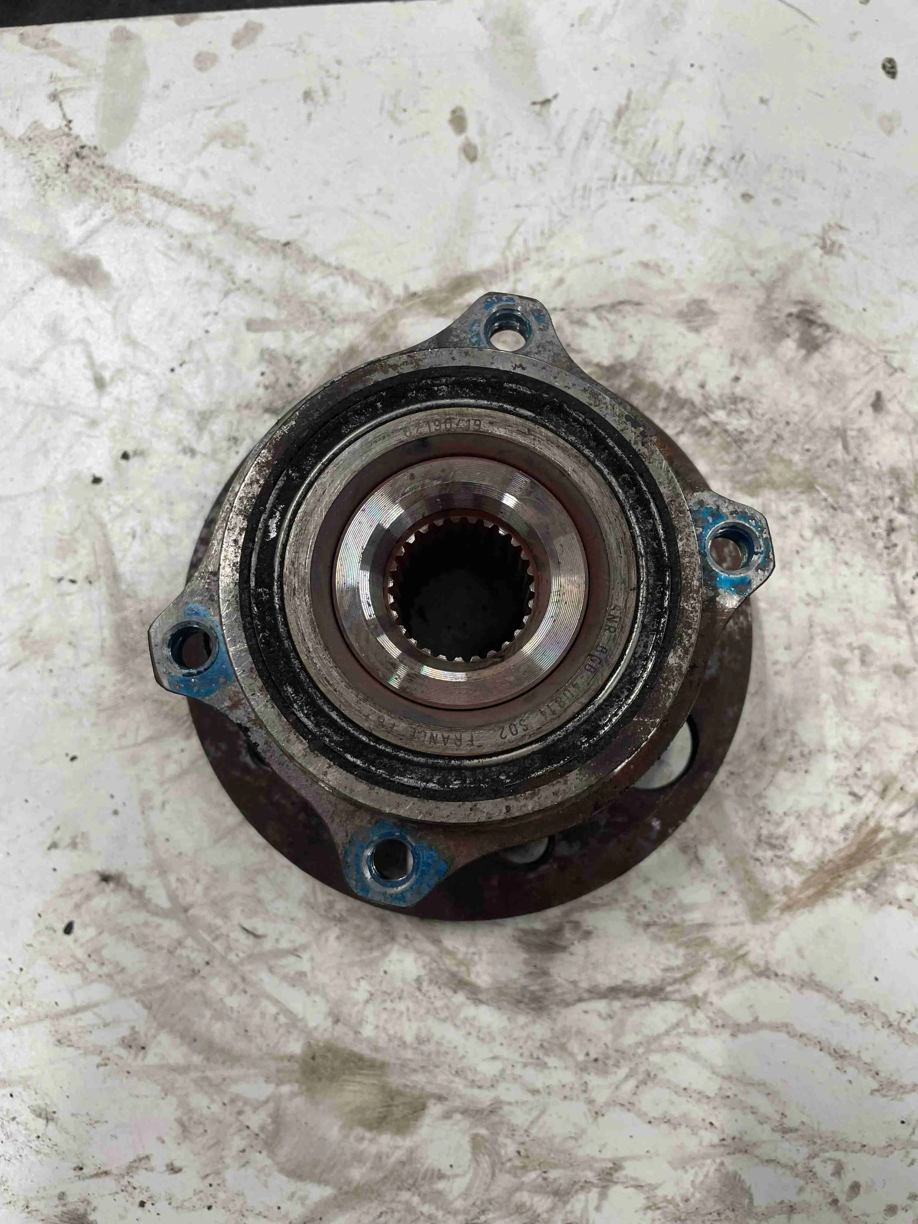 Ступица передняя Mercedes-Benz W221 (2005—2009) A2119810227
; A2309810127 272965