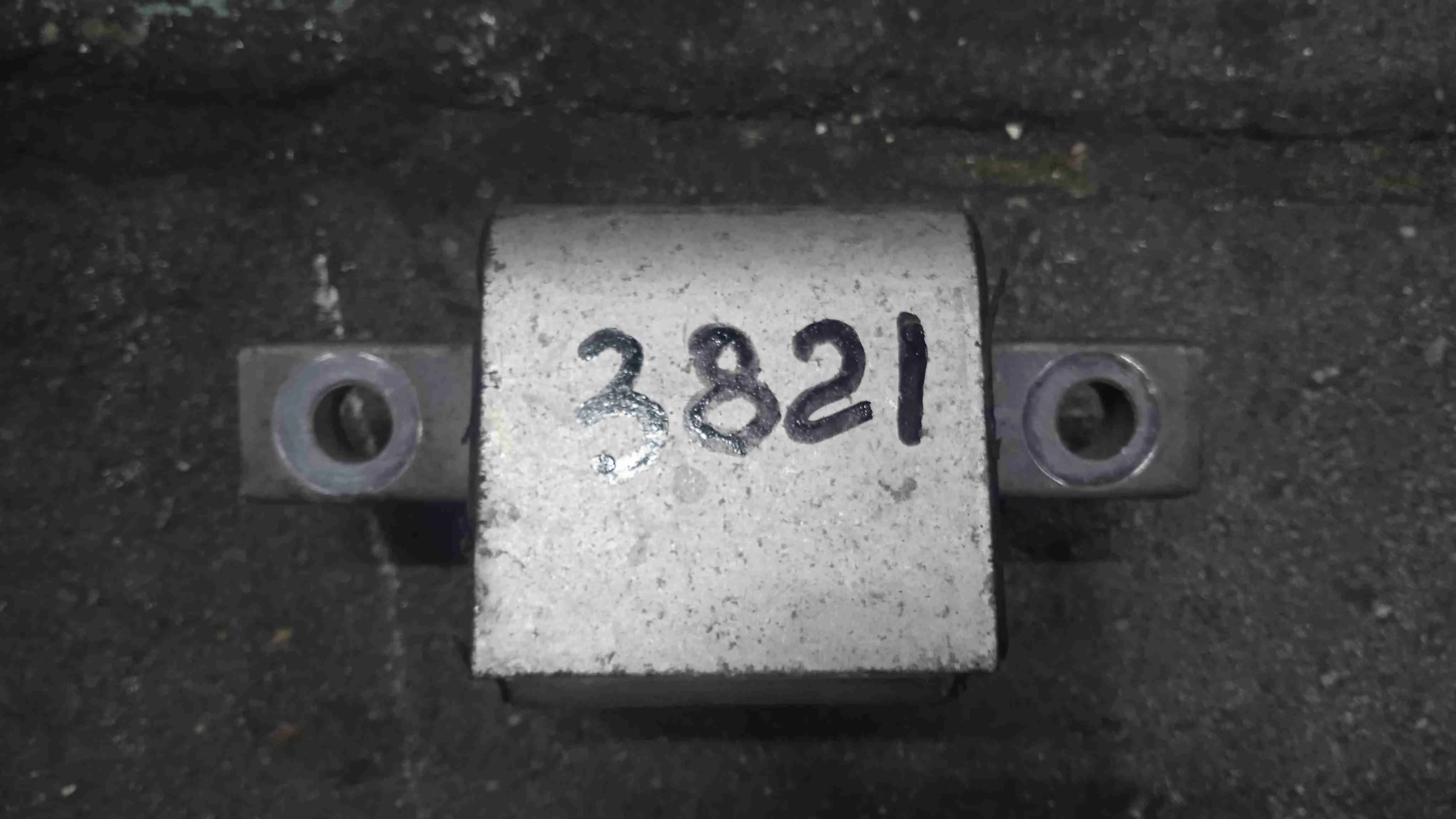 Подушка крепления КПП Mercedes-Benz W204/S204 (2006—2011) A2122401618
; A2122402418 274910