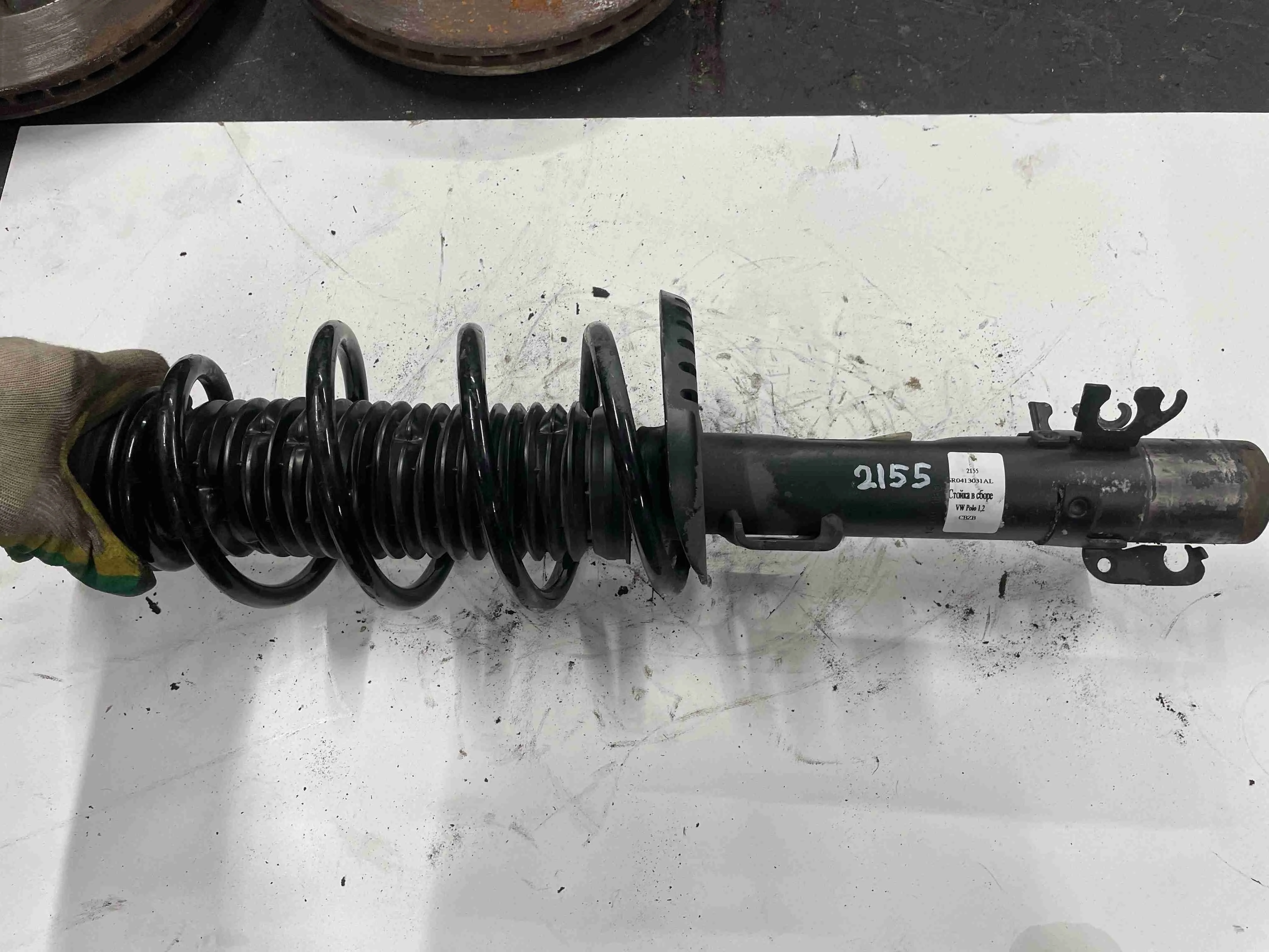 Стойка передняя левая Volkswagen V (2009—2015) 6R0413031AL
 CBZB