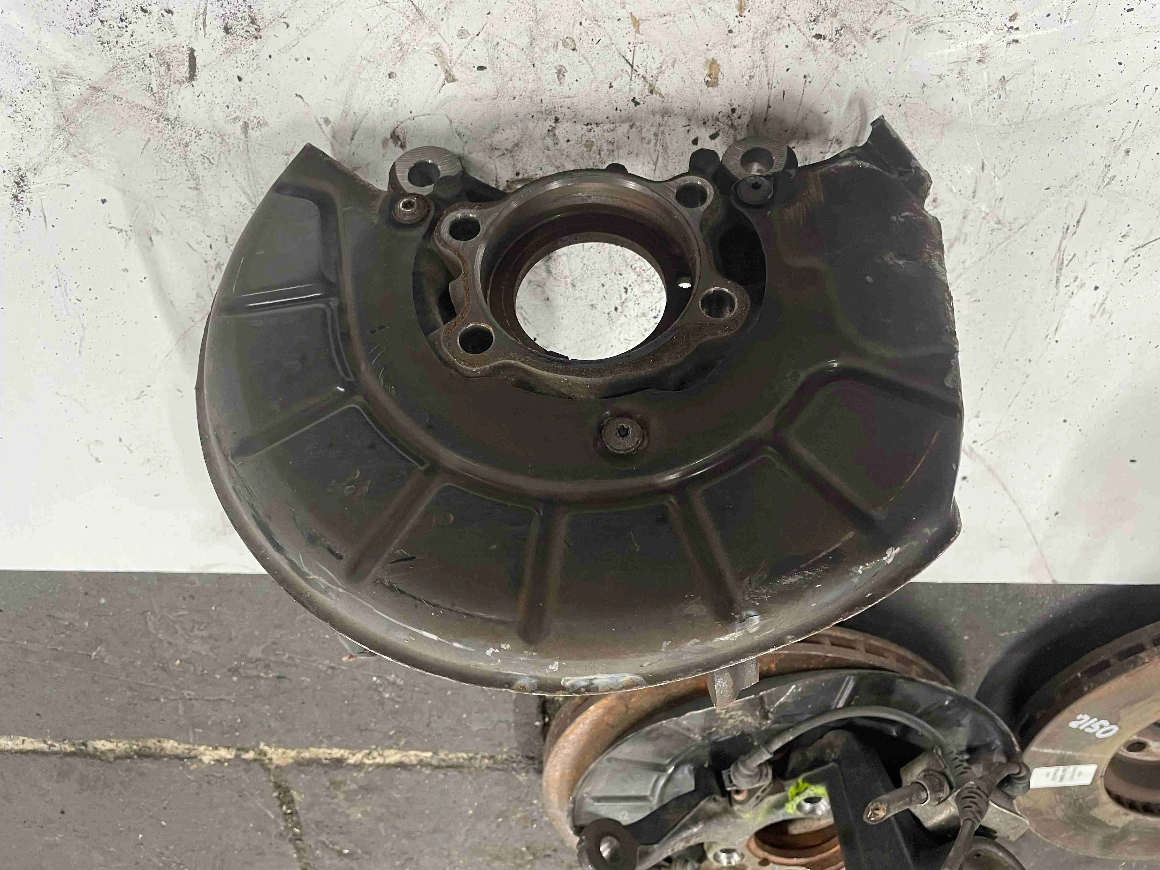 Кулак поворотный правый Volkswagen B6 3C0407254F
 BVY