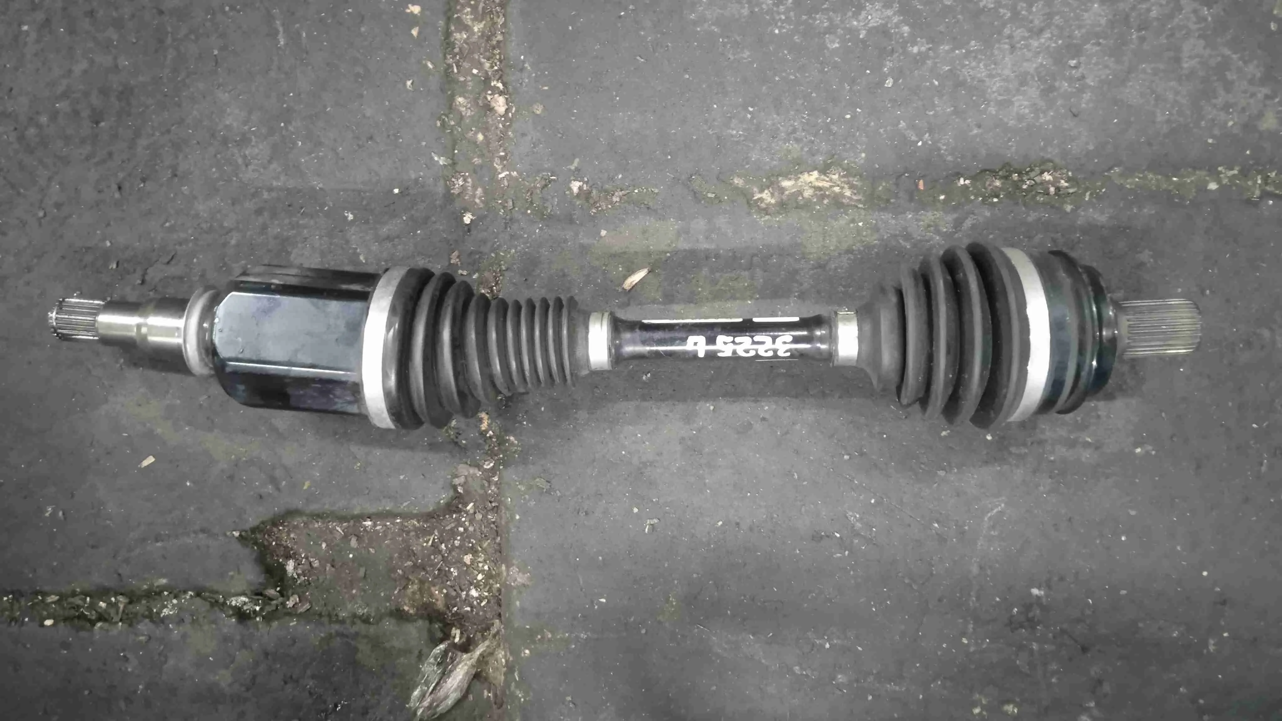 Полуось (приводной вал, ШРУС) Mercedes-Benz W213/S213/C238/A238 (2016—2021) A2133309902
 642