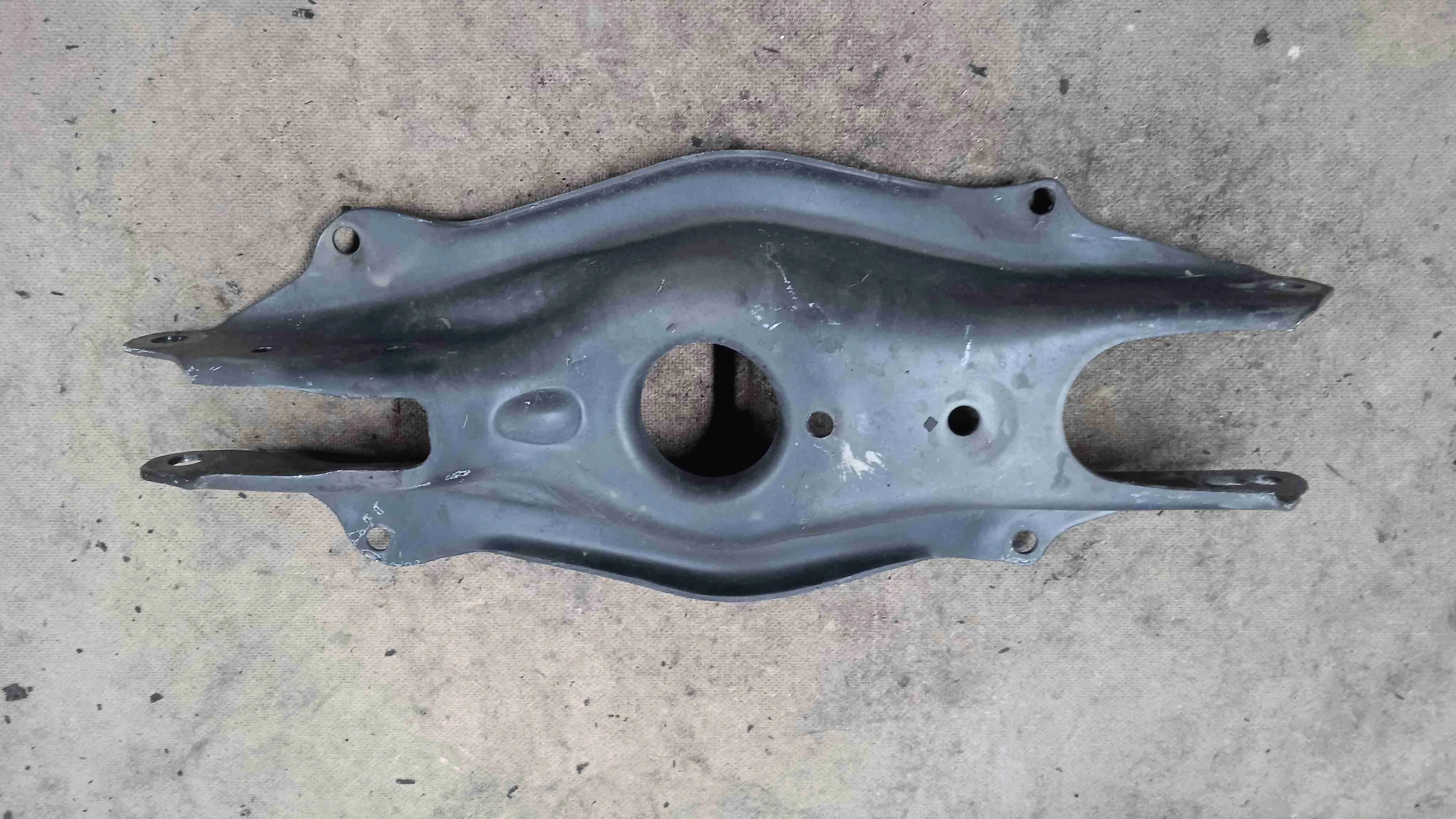 Рычаг задний Mercedes-Benz W205/S205/C205/A205 (2014—2018) A2053522000
; A2053523300 274