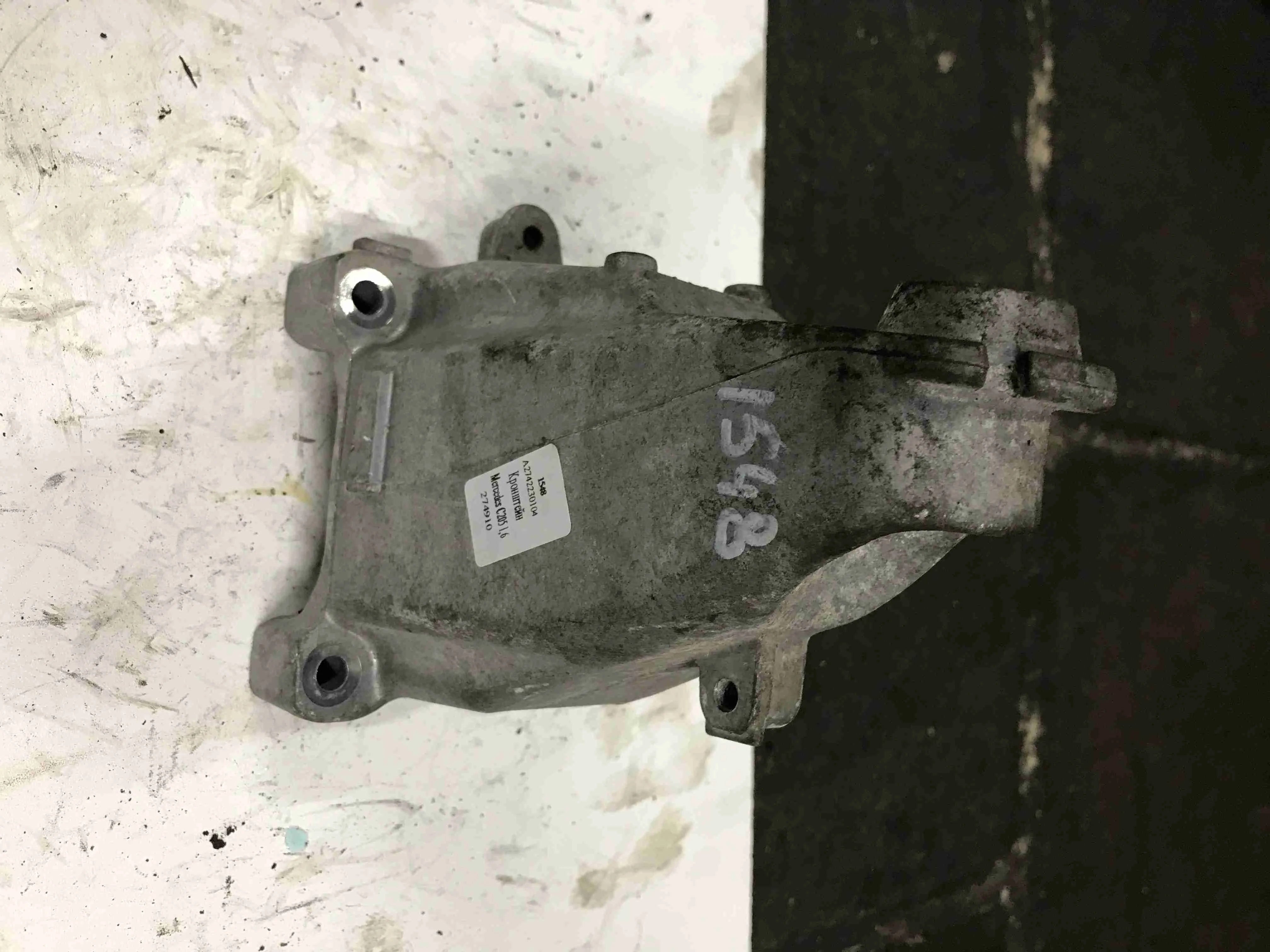 Кронштейн двигателя Mercedes-Benz W205/S205/C205/A205 (2014—2018) A2742230104
; A2742233904 274910