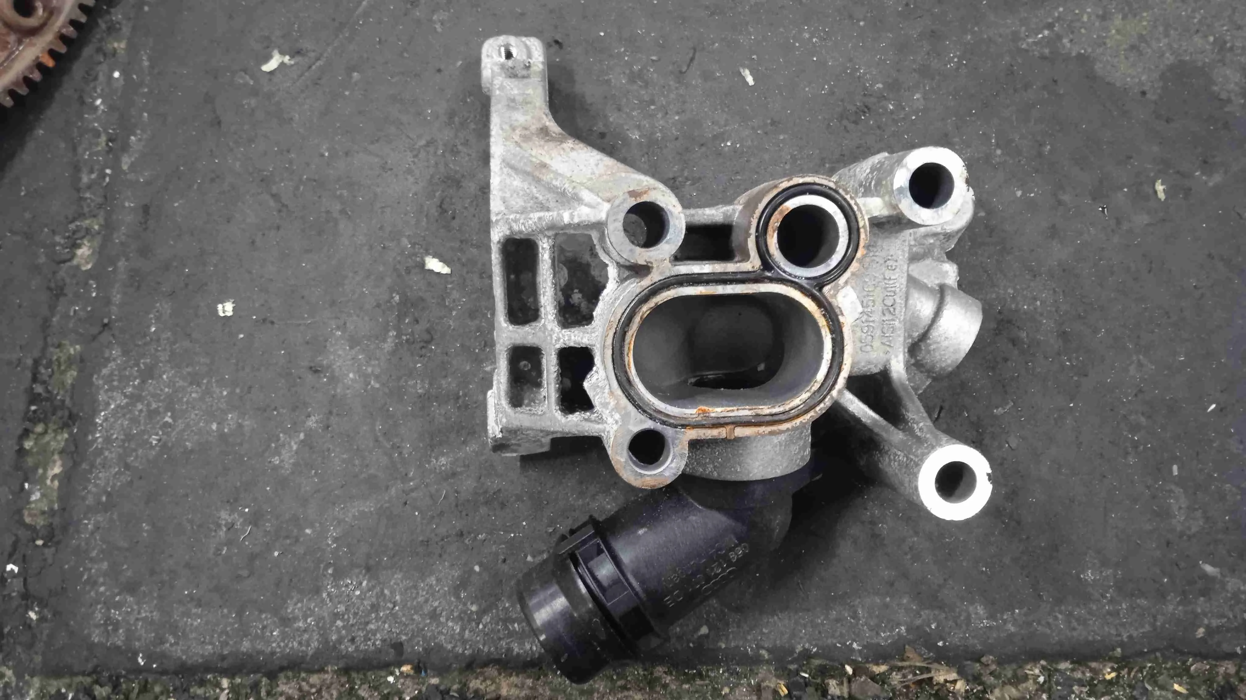 Кронштейн компрессора кондиционера Audi 4M (2015—2020) 059145169BM
 CVM