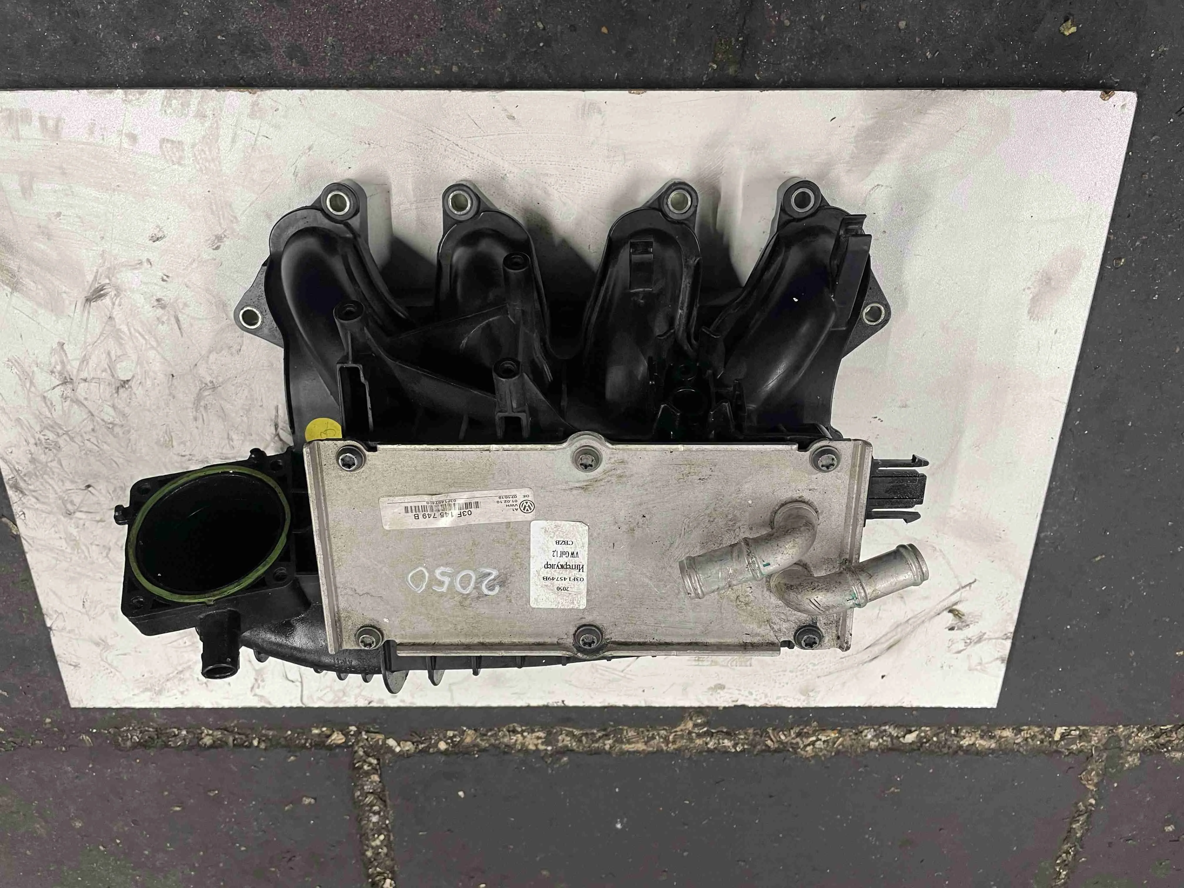 Интеркулер Volkswagen Mk6 (2008—2012) 03F145749B
 CBZB