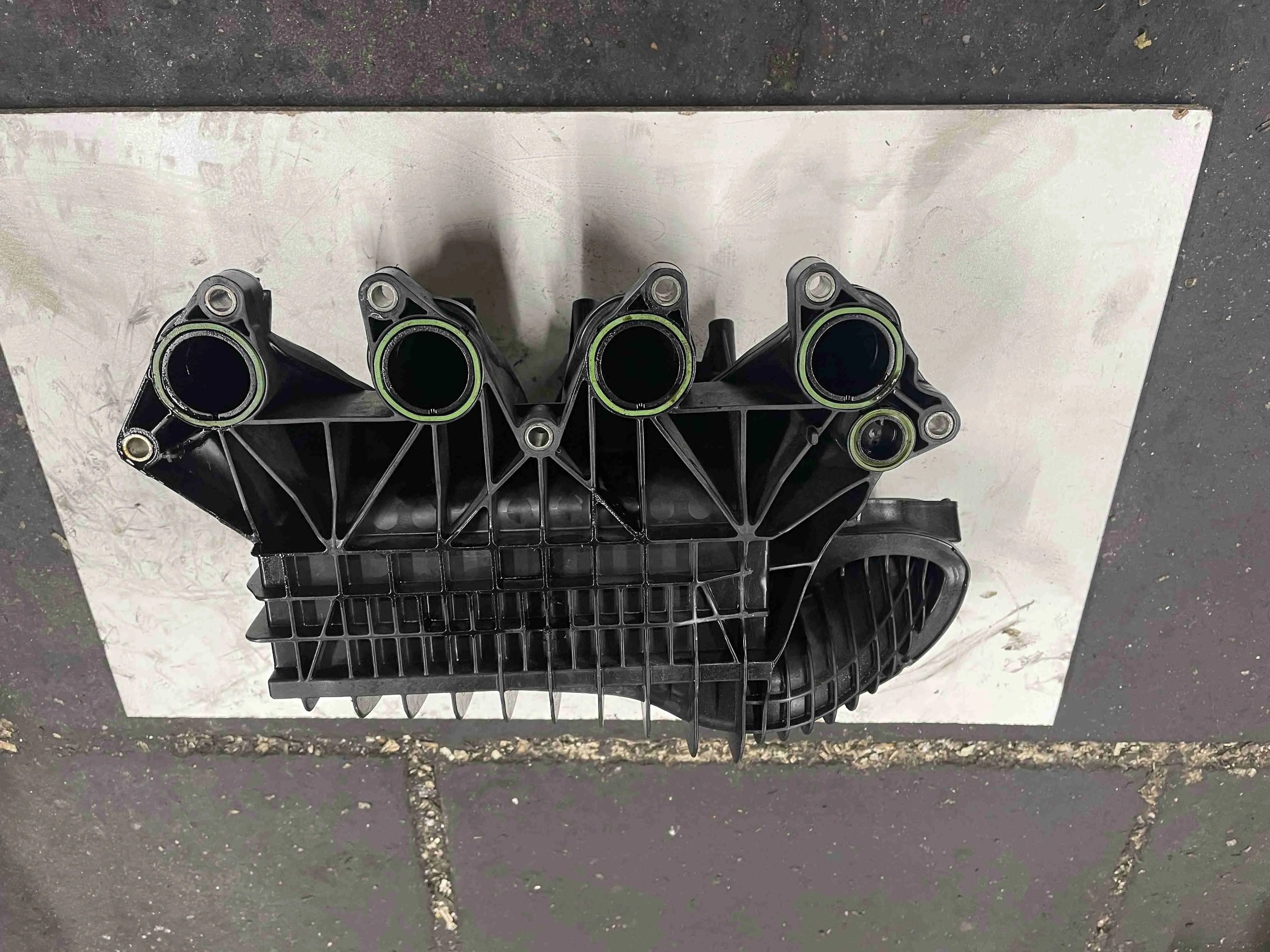 Интеркулер Volkswagen Mk6 (2008—2012) 03F145749B
 CBZB