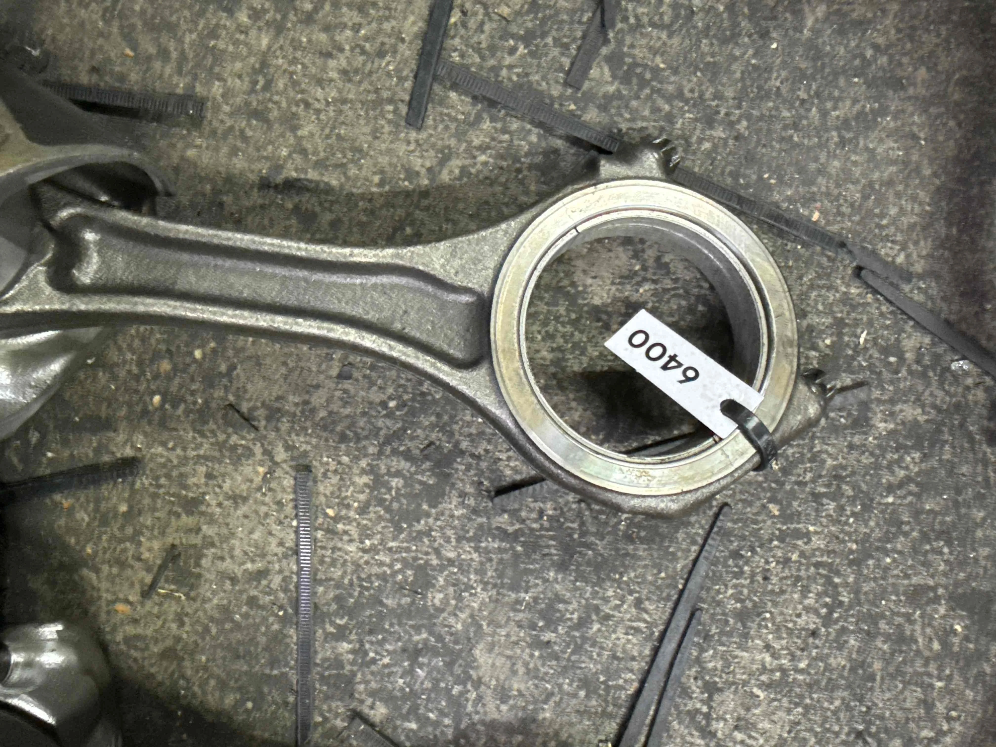 Шатун Volkswagen I (2010—2016) 059198401H
 DDX