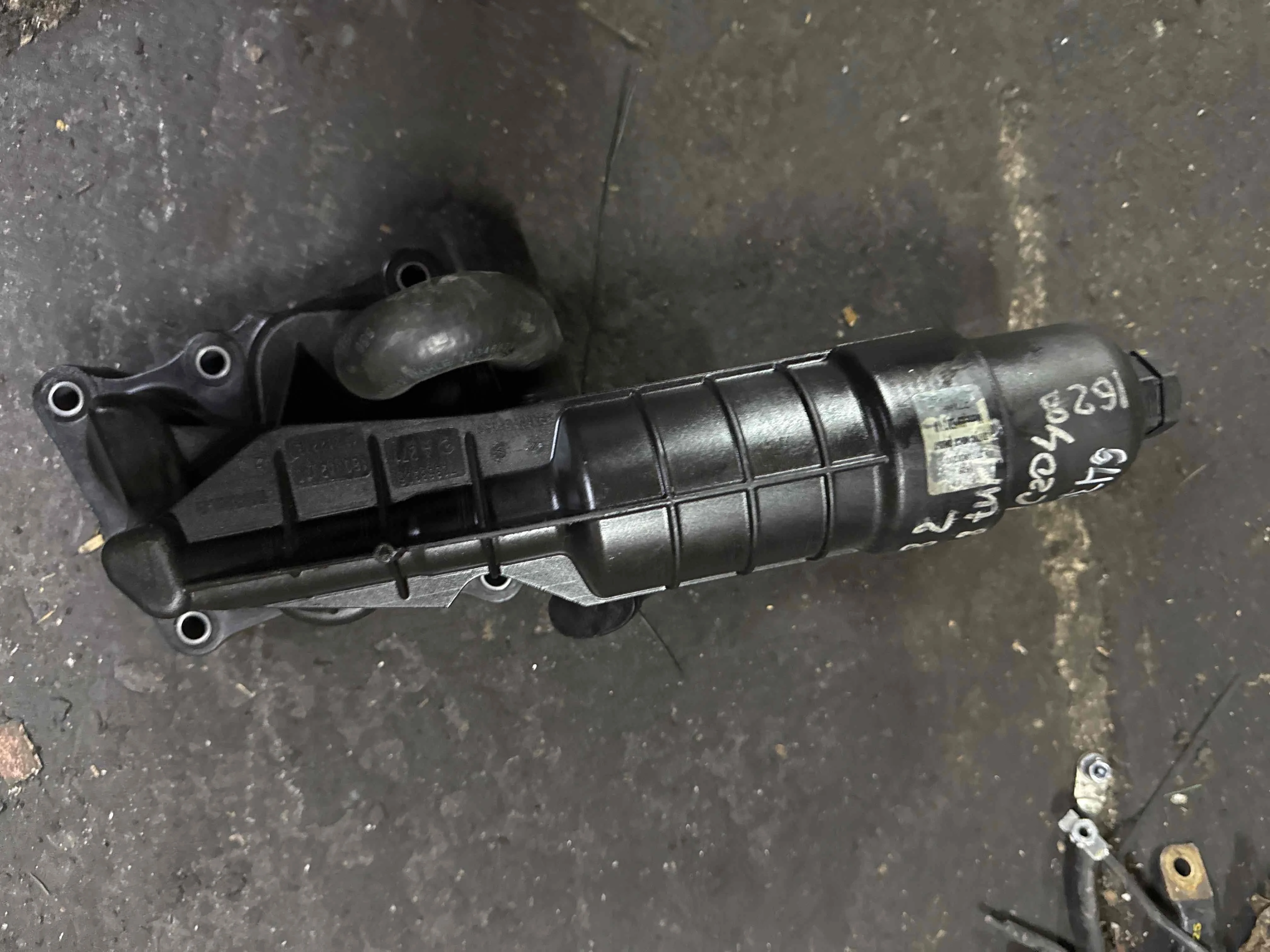 Корпус масляного фильтра Mercedes-Benz W212/S212/C207/A207 (2009—2013) A2711801210
 271860