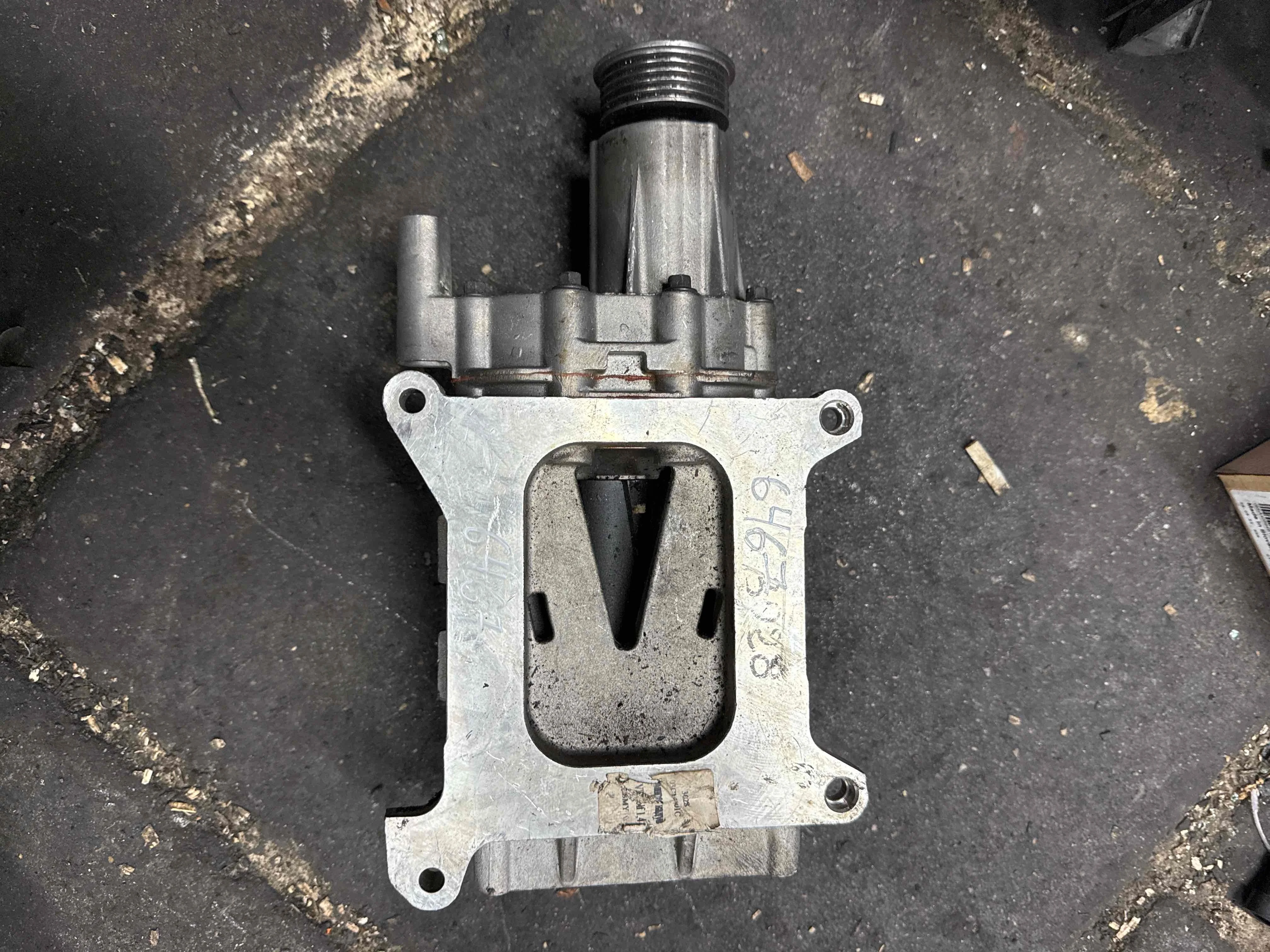 Нагнетатель воздуха (компрессор) Volkswagen Mk6 (2008—2012) 03C145601C
 BMY