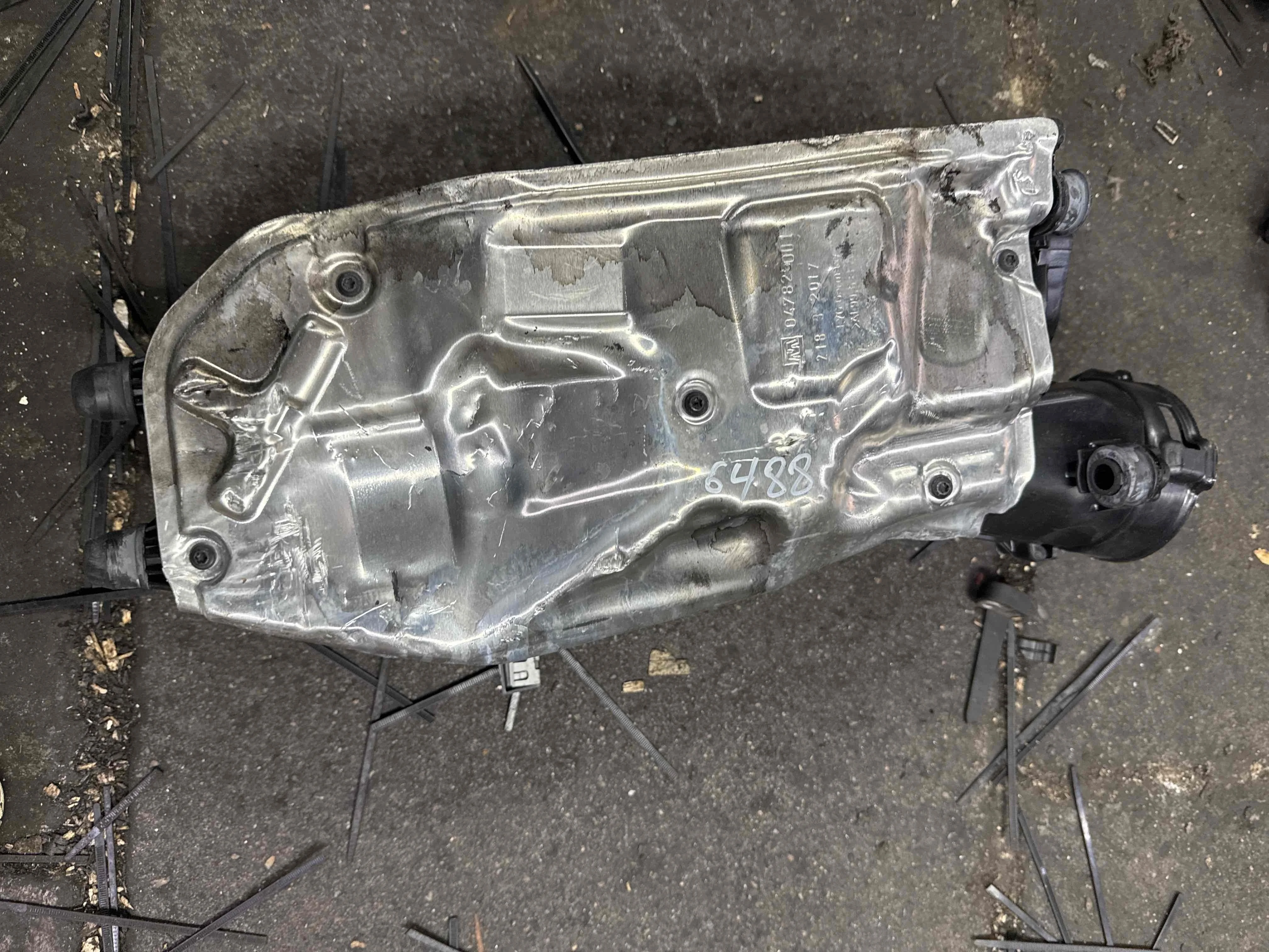 Корпус воздушного фильтра Mercedes-Benz X253 (2015—2019) A6510900700
 651