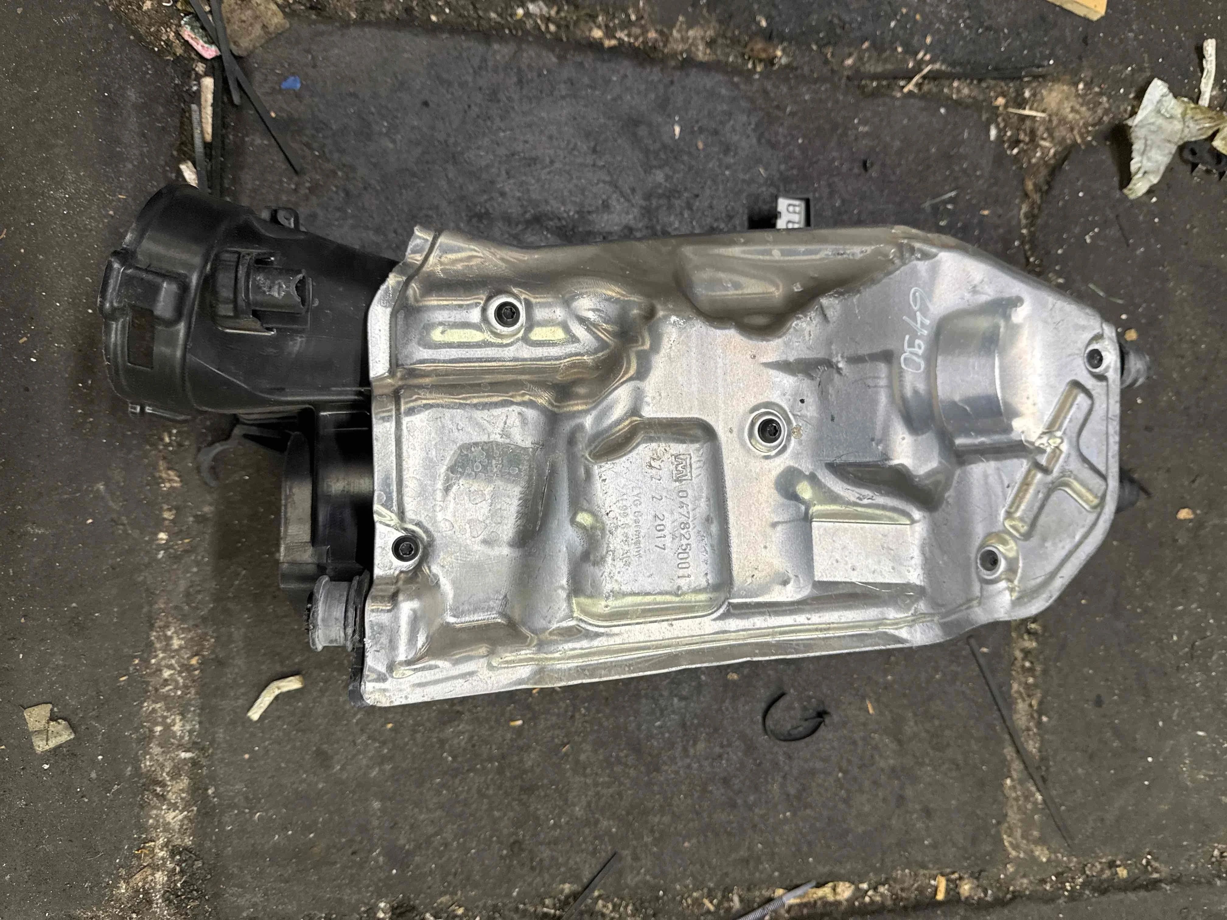 Корпус воздушного фильтра Mercedes-Benz  A6510900700
 651