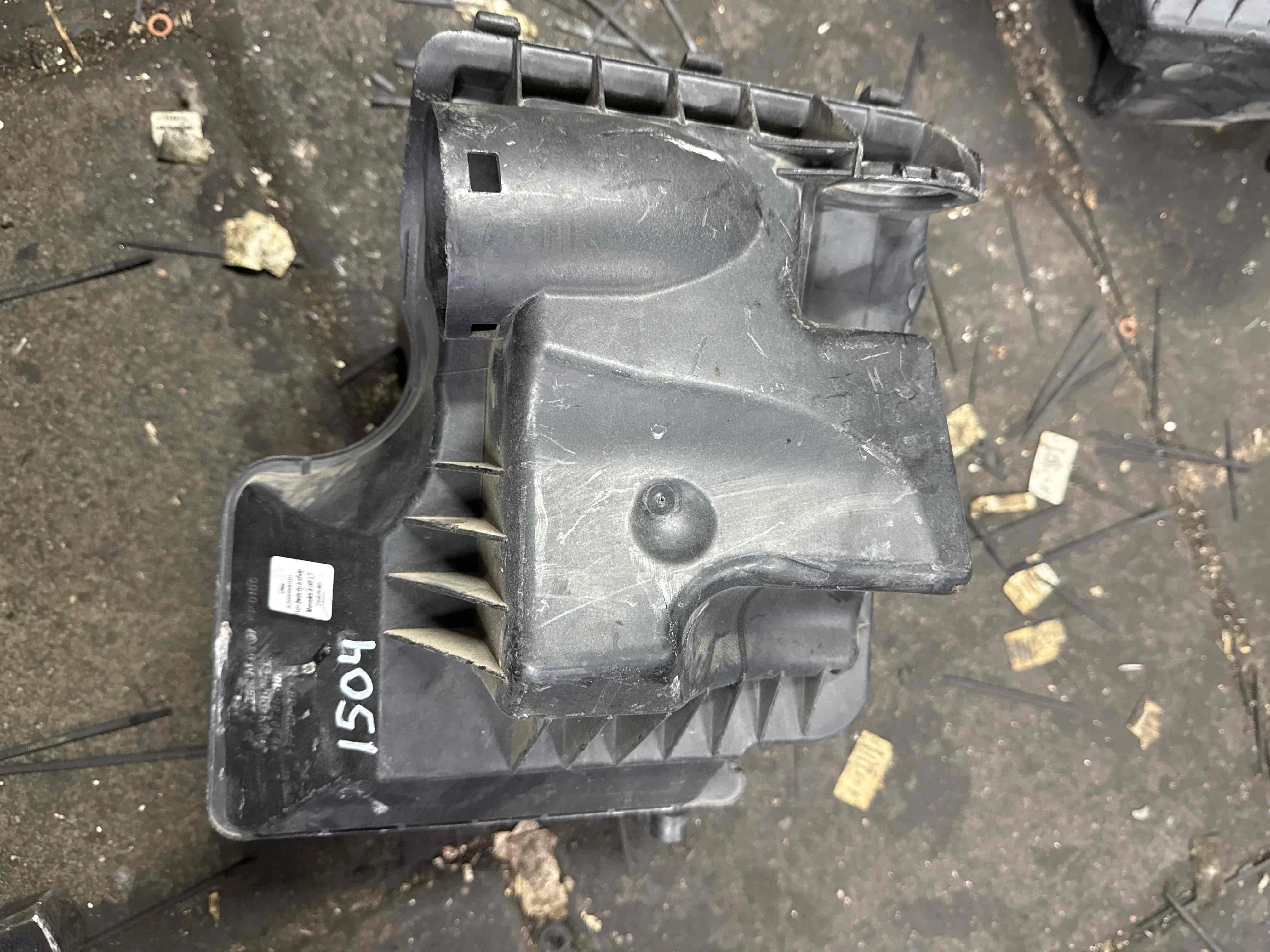 Корпус воздушного фильтра Mercedes-Benz W169 (2004—2008) A2660900101
; A2660900001 266940