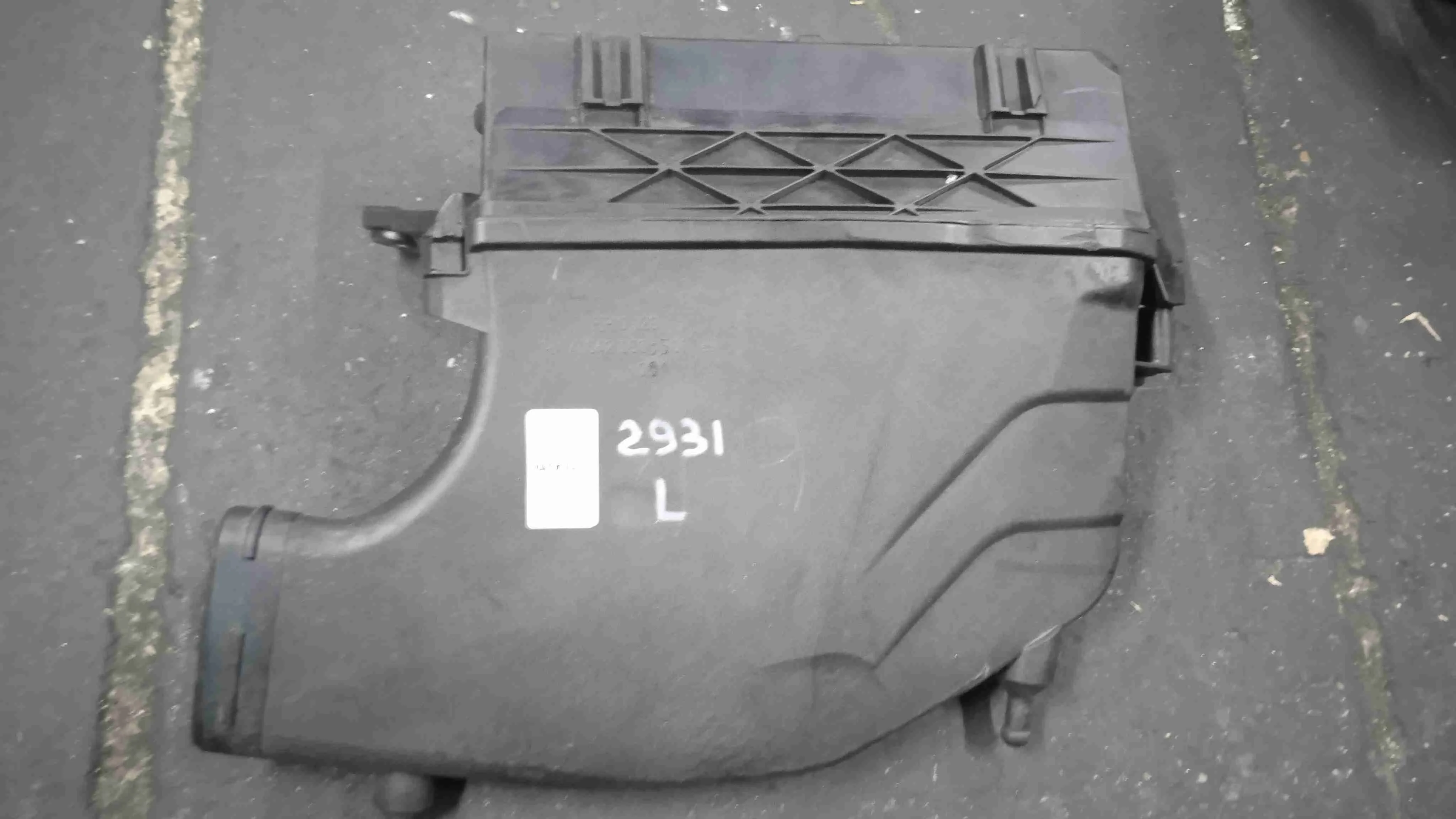 Корпус воздушного фильтра Mercedes-Benz W164 (2005—2008) A6420904301
;  A6420902101;  A6420904101; A6420903301 642