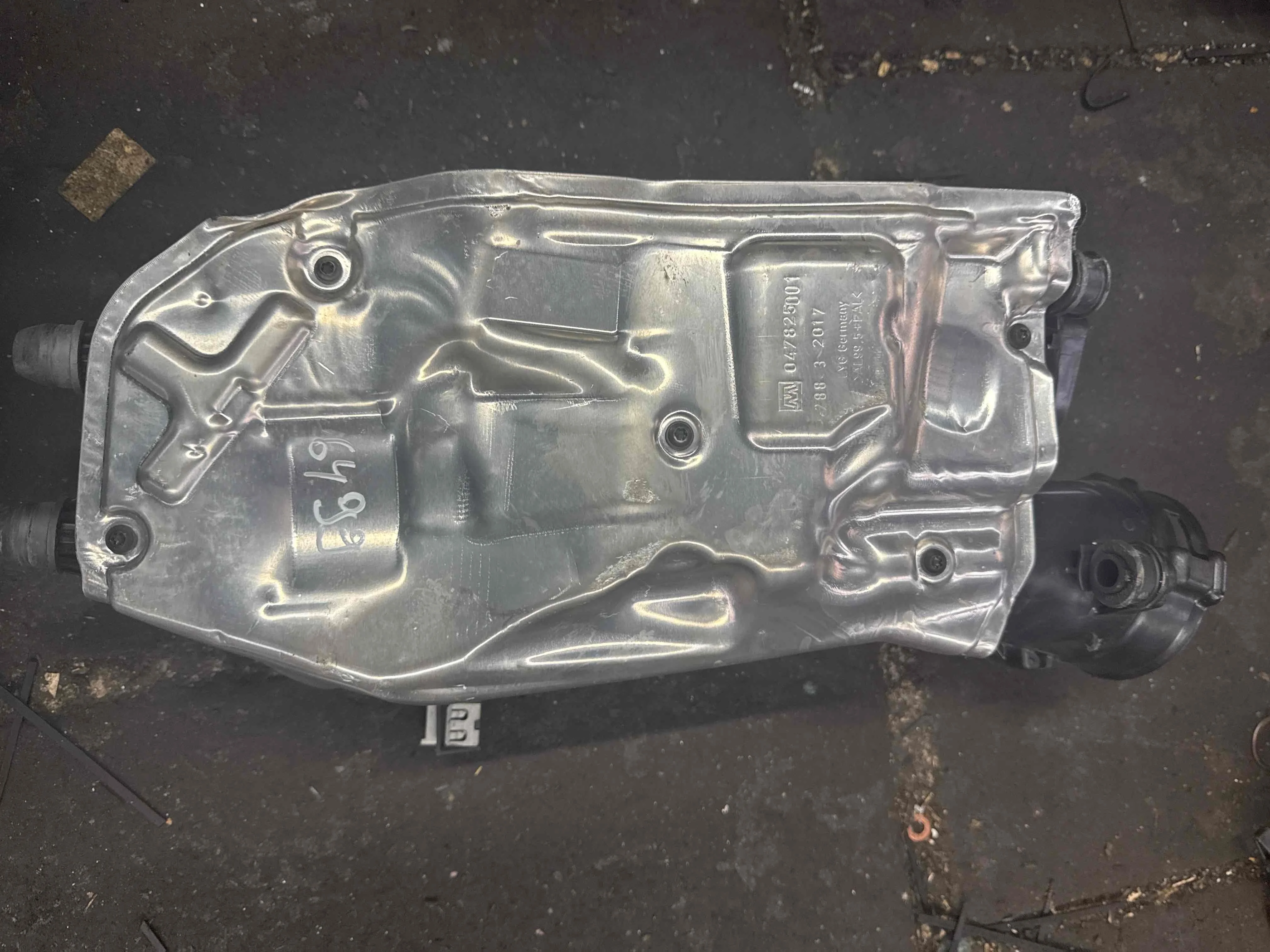 Корпус воздушного фильтра Mercedes-Benz X253 (2015—2019) A6510900700
 651