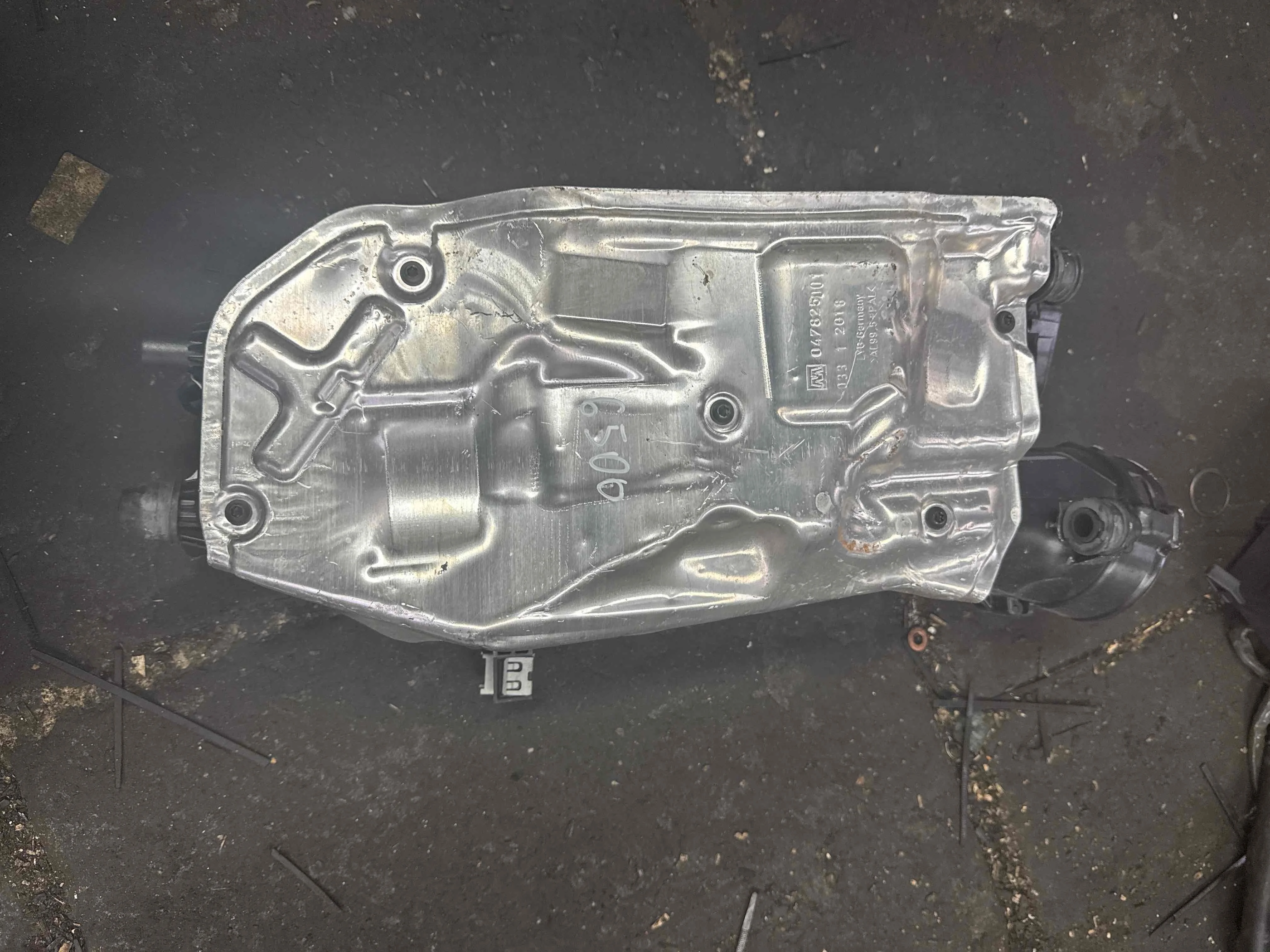 Корпус воздушного фильтра Mercedes-Benz X253 (2015—2019) A6510900700
 651