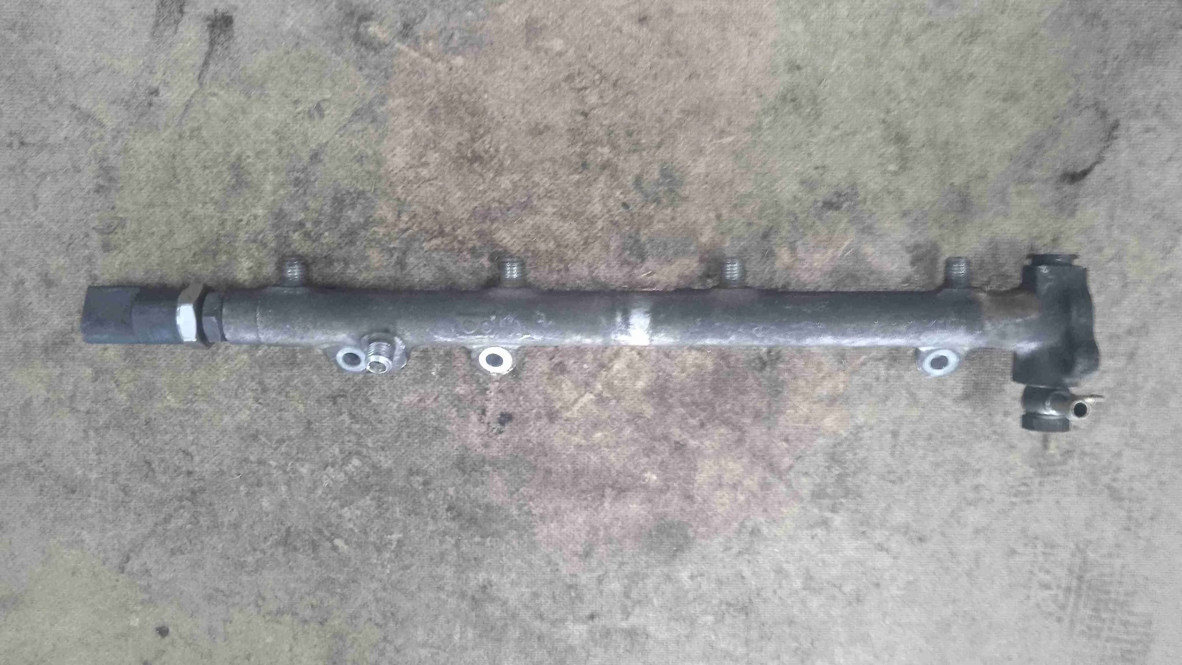 Топливная рампа Mercedes-Benz W639 (2003—2010) A6110700095
 611