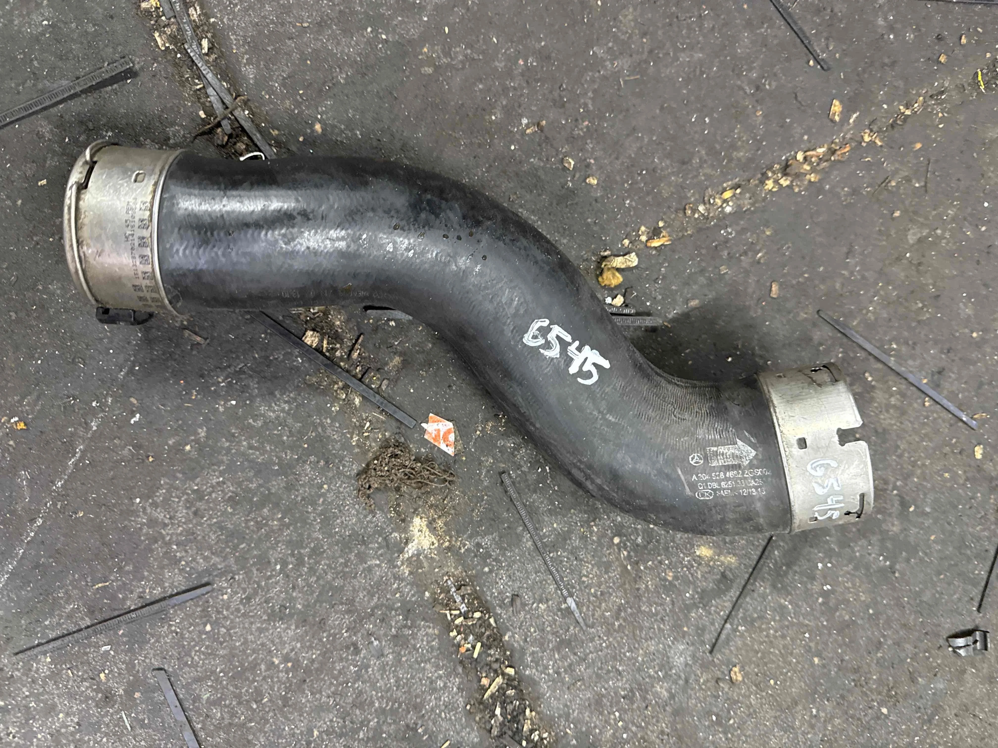 Патрубок (трубопровод, шланг) Mercedes-Benz W204/S204 (2006—2011) A2045284682
 274920