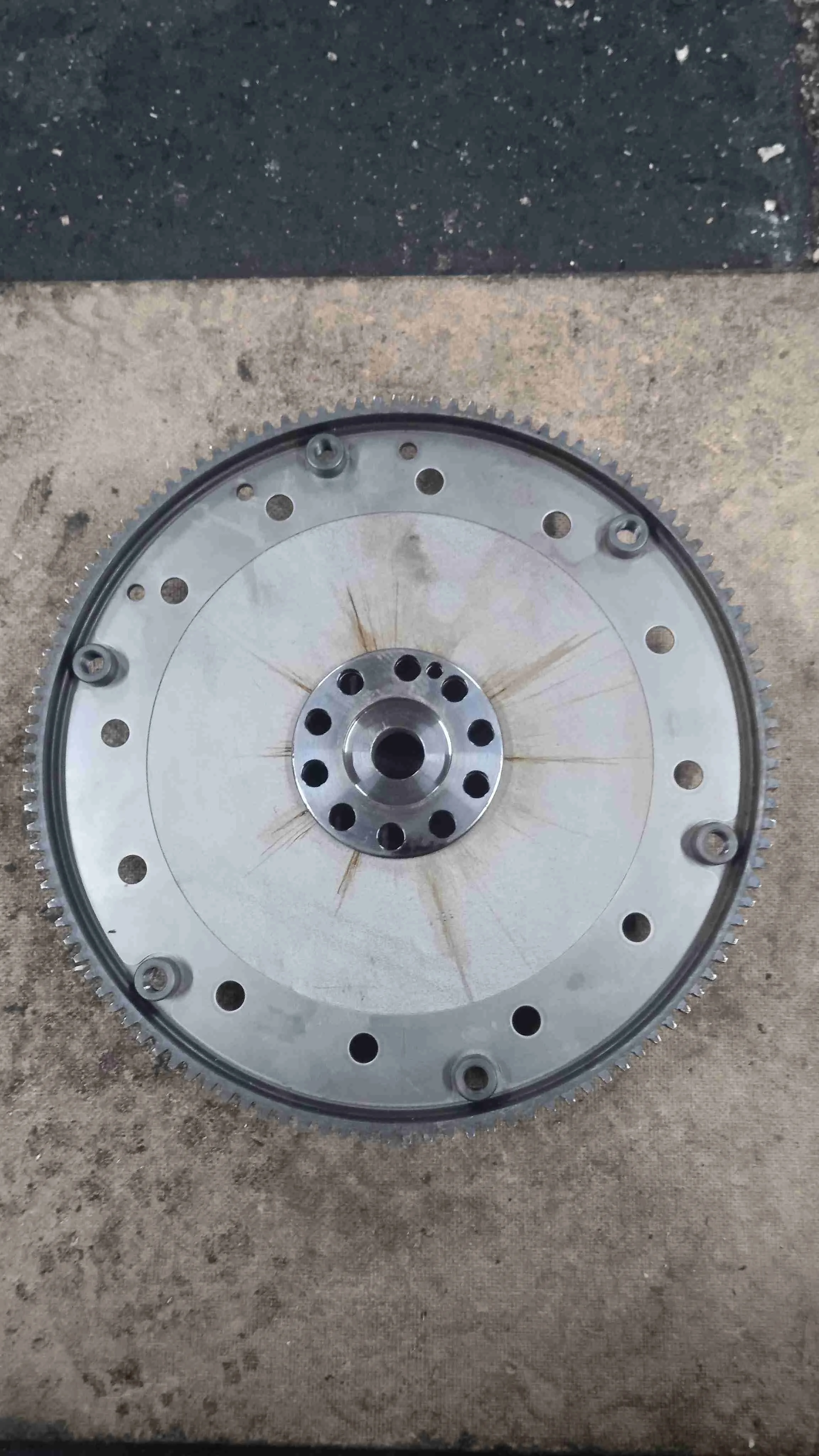 Маховик Audi I рестайлинг (2012—2017) 059105323BN
 CCW