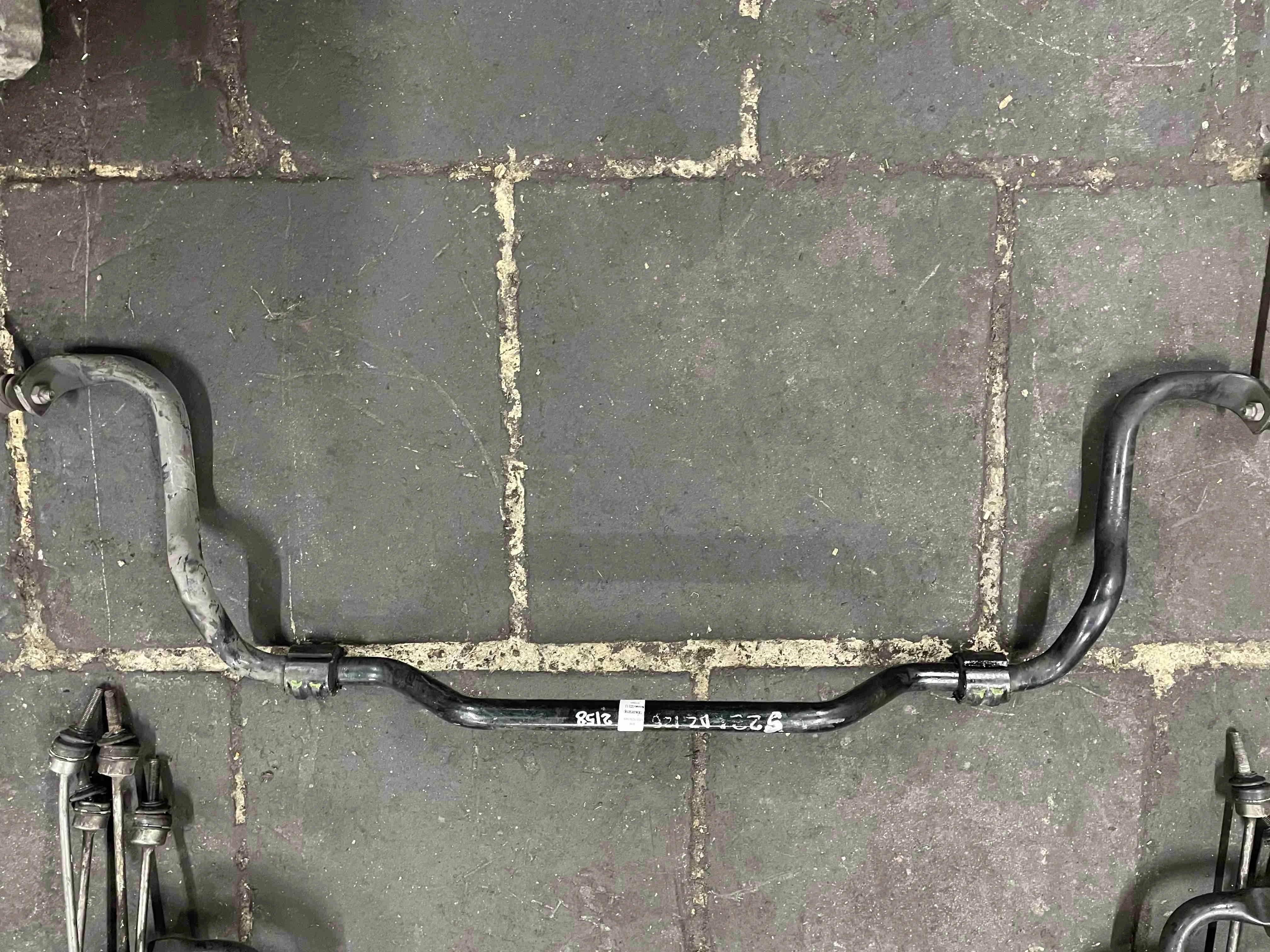 Стабилизатор подвески (поперечной устойчивости) передний Mercedes-Benz W221 (2005—2009) A2213231765
 272965