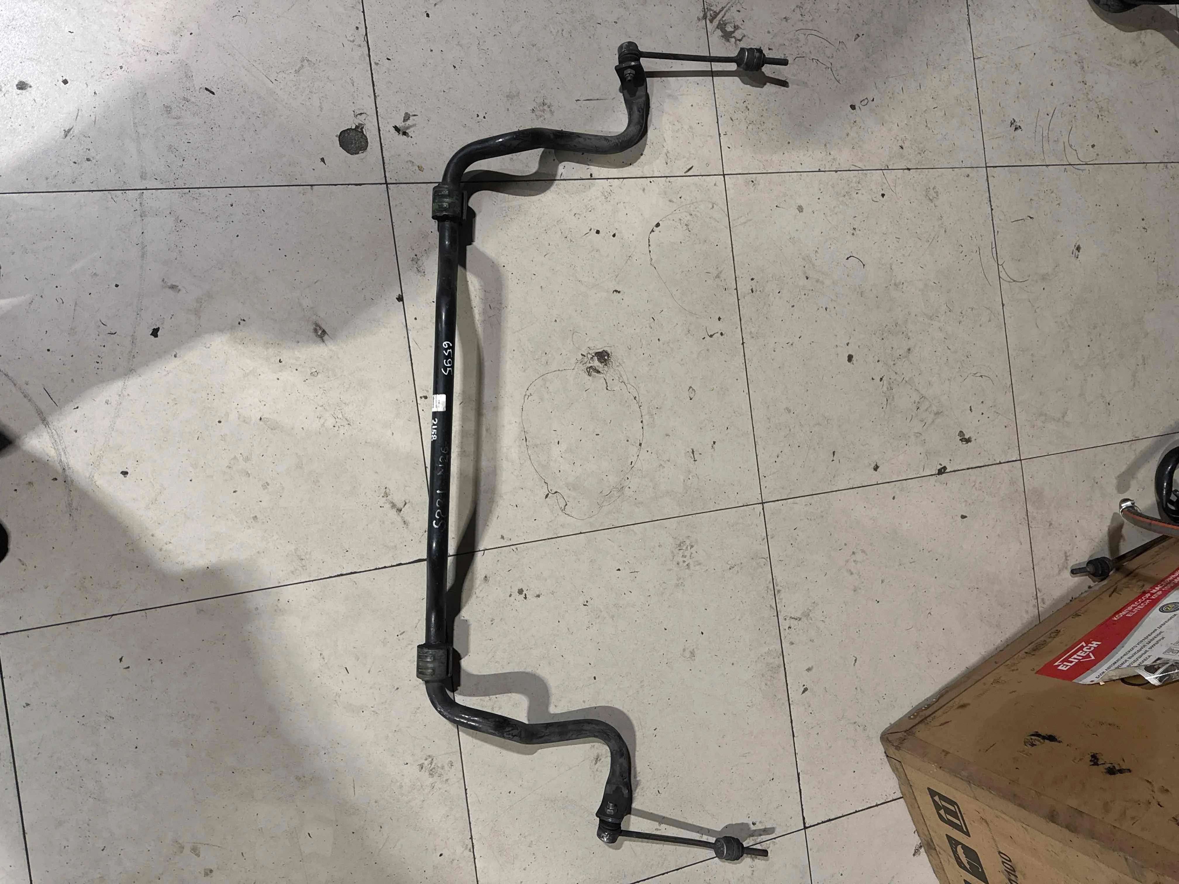 Стабилизатор подвески (поперечной устойчивости) передний Mercedes-Benz W221 (2005—2009) A2213231765
 272965