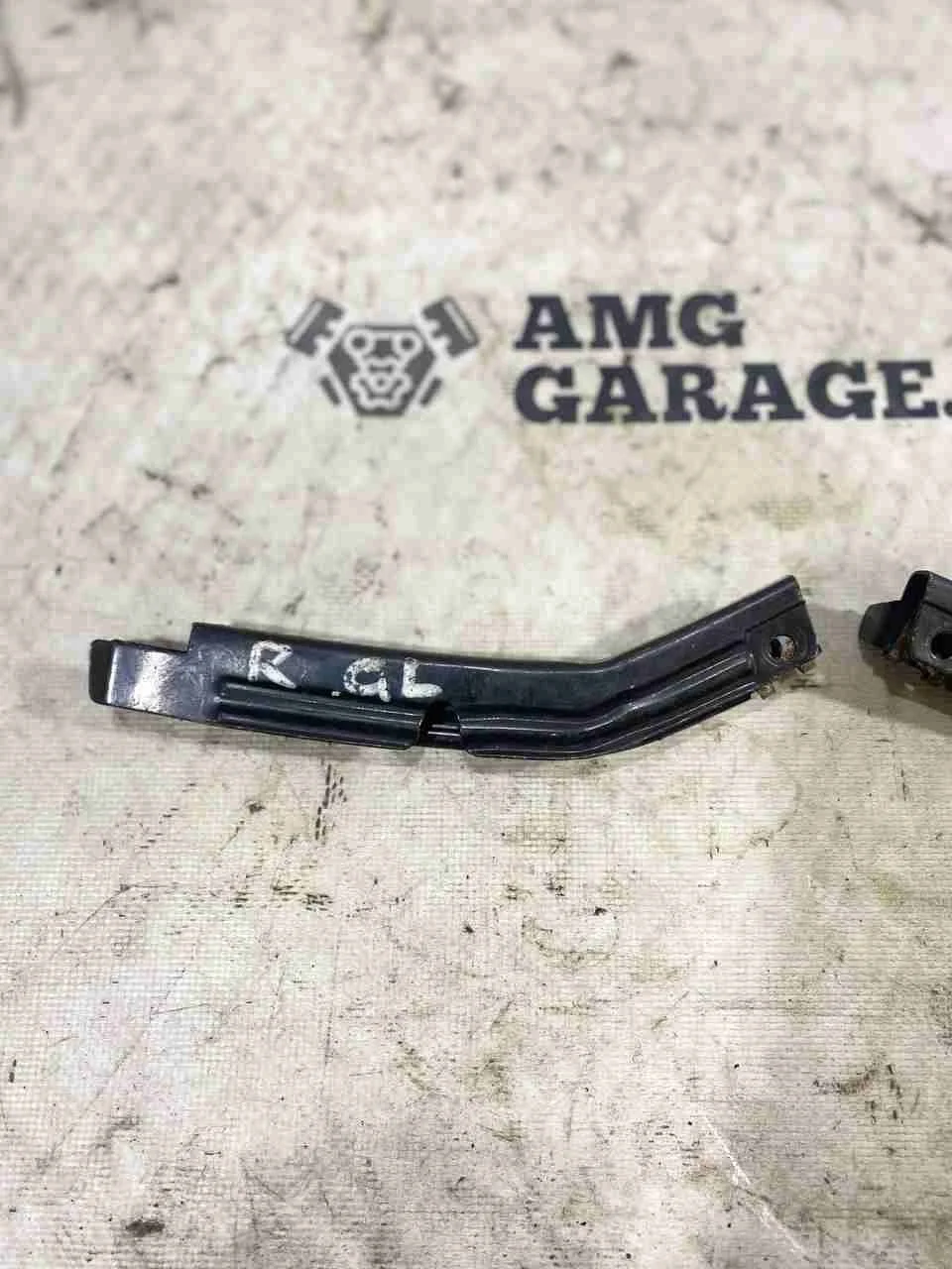 Кронштейн крепления бампера Mercedes-Benz X164 (2006—2009) A1648800614