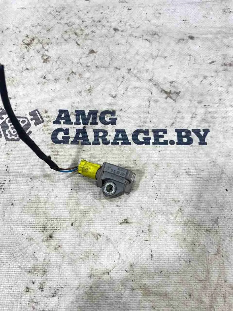 Датчик удара Mercedes-Benz W204/S204 (2006—2011) A2048201985