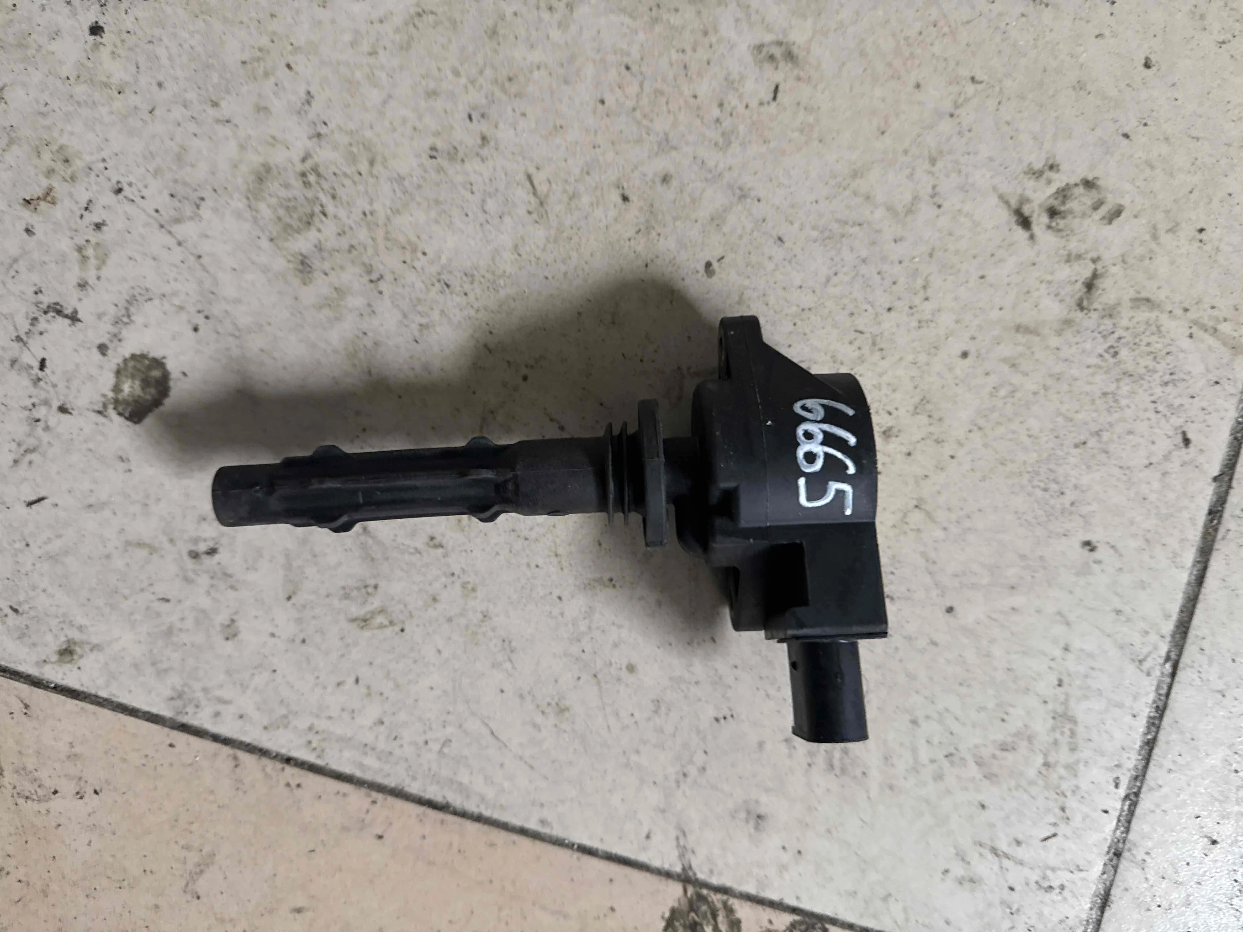 Катушка зажигания Mercedes-Benz W212/S212/C207/A207 (2009—2013) A0001502780
 272