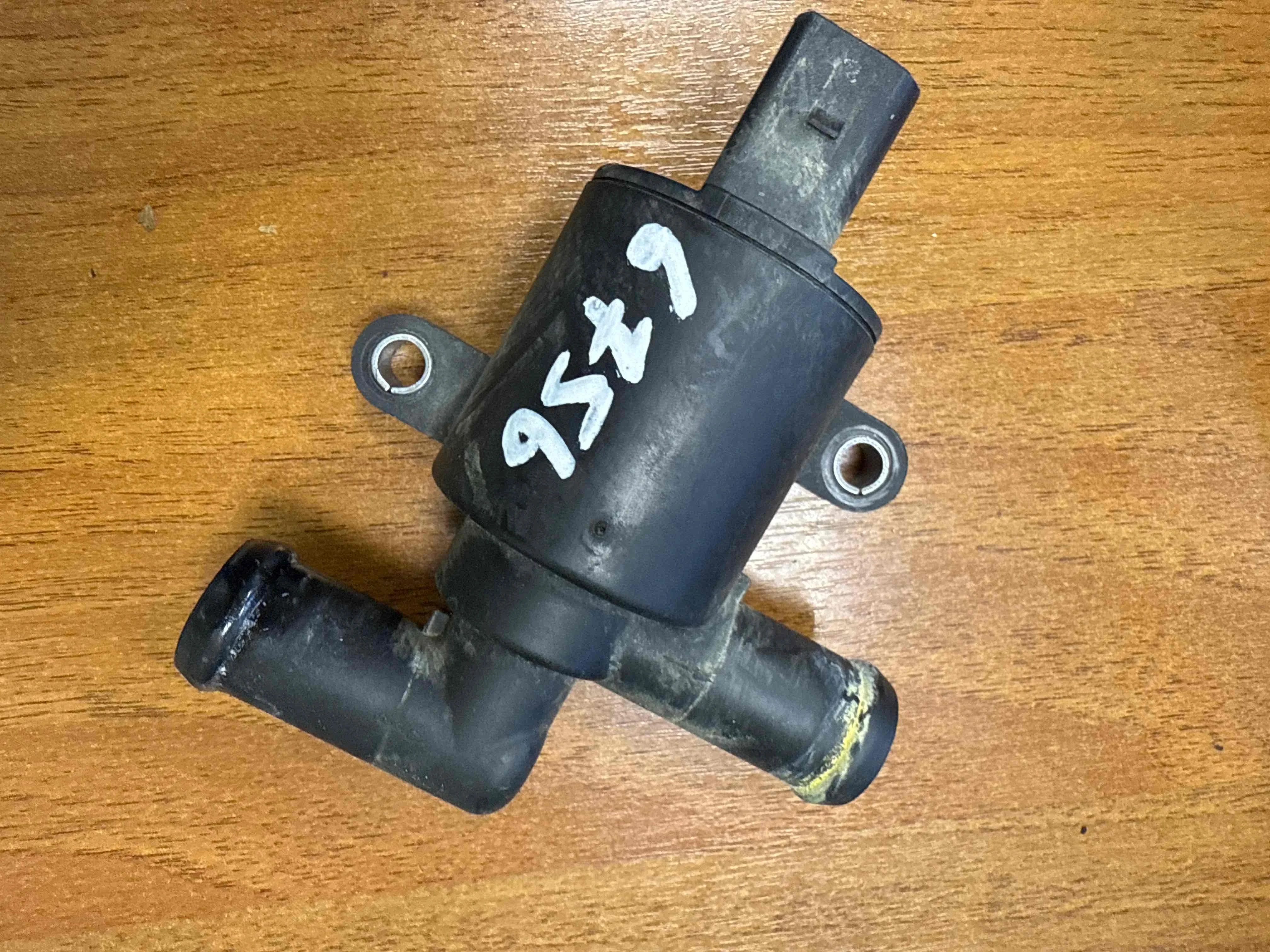 Клапан электромагнитный Audi 4M (2015—2020) 4H0121671D
 CRT