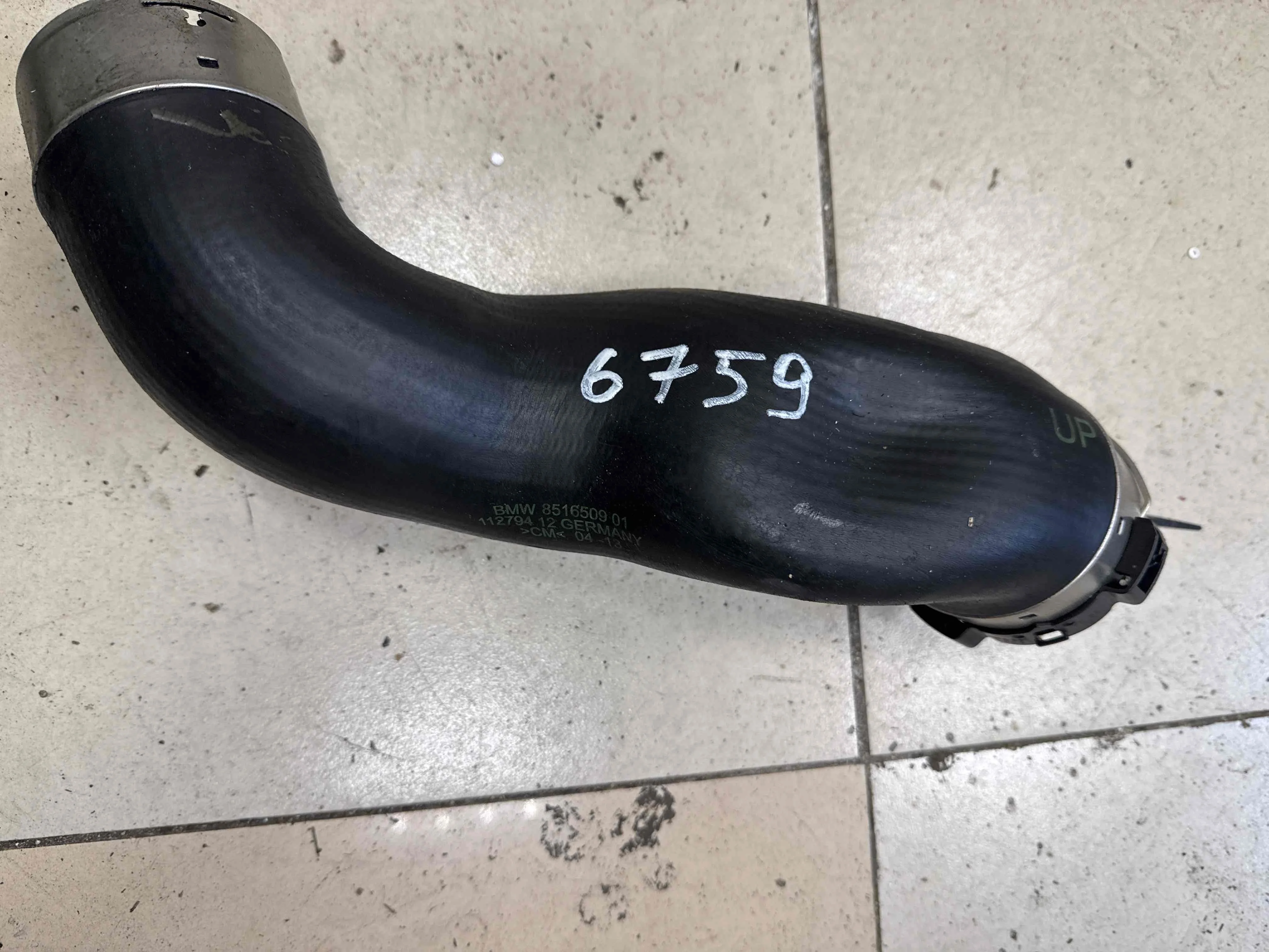 Патрубок интеркулера BMW F10/F11 (2009—2013) 11618516509
 N57D30C