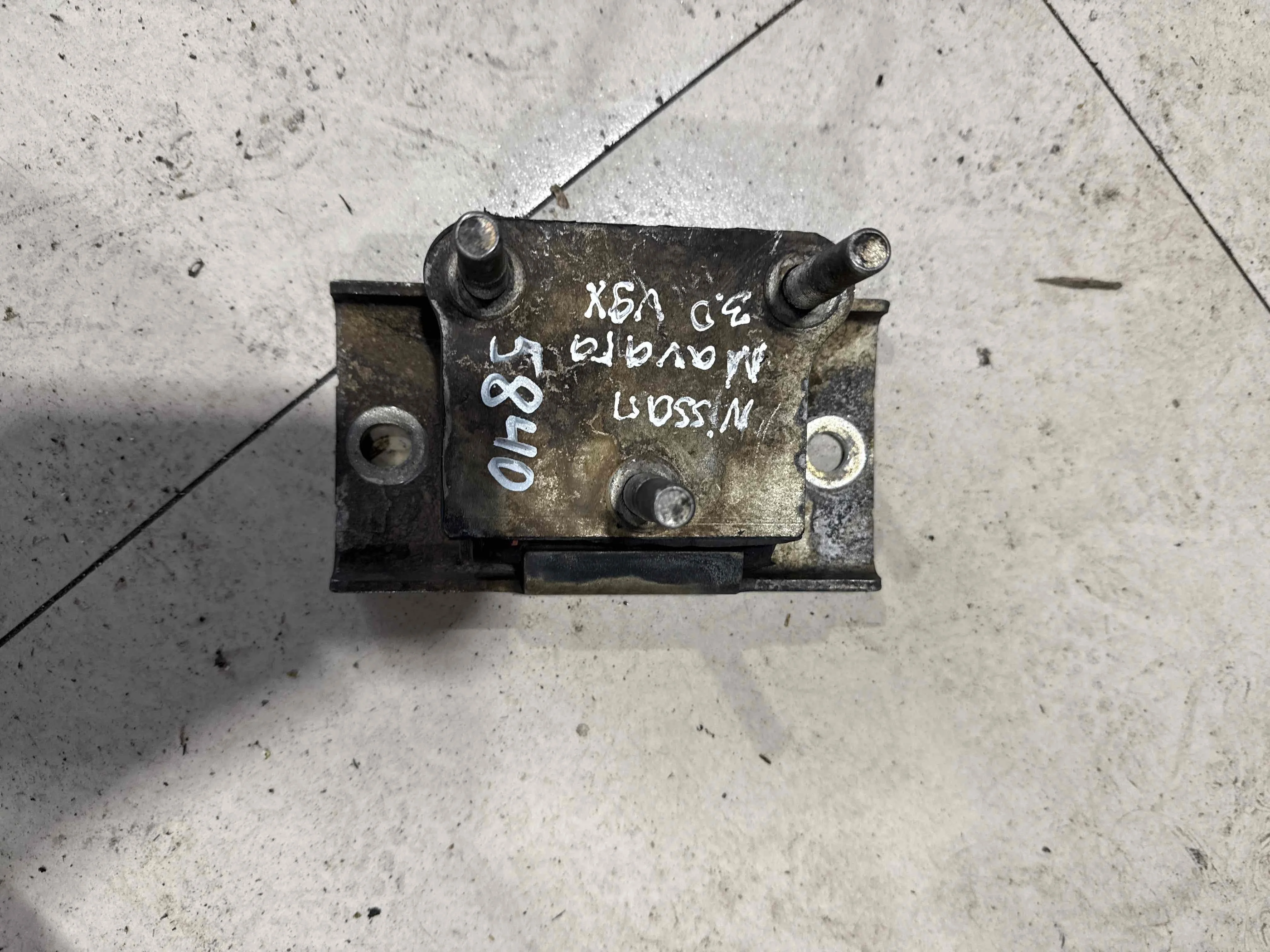 Подушка крепления КПП Nissan IV (2012—2017) 11320EB302
 V9X