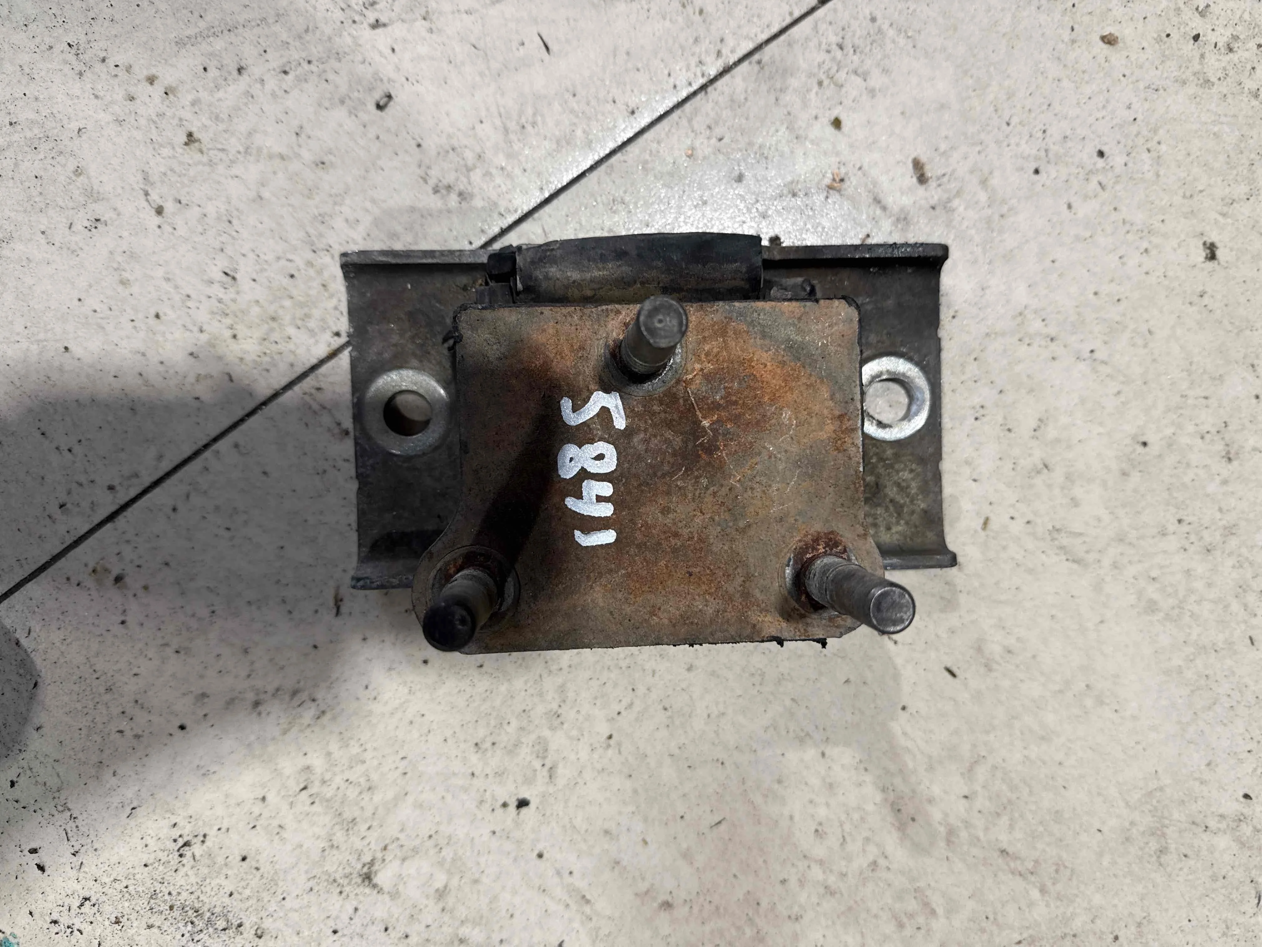 Подушка крепления КПП Nissan IV (2012—2017) 11320EB302
 V9X