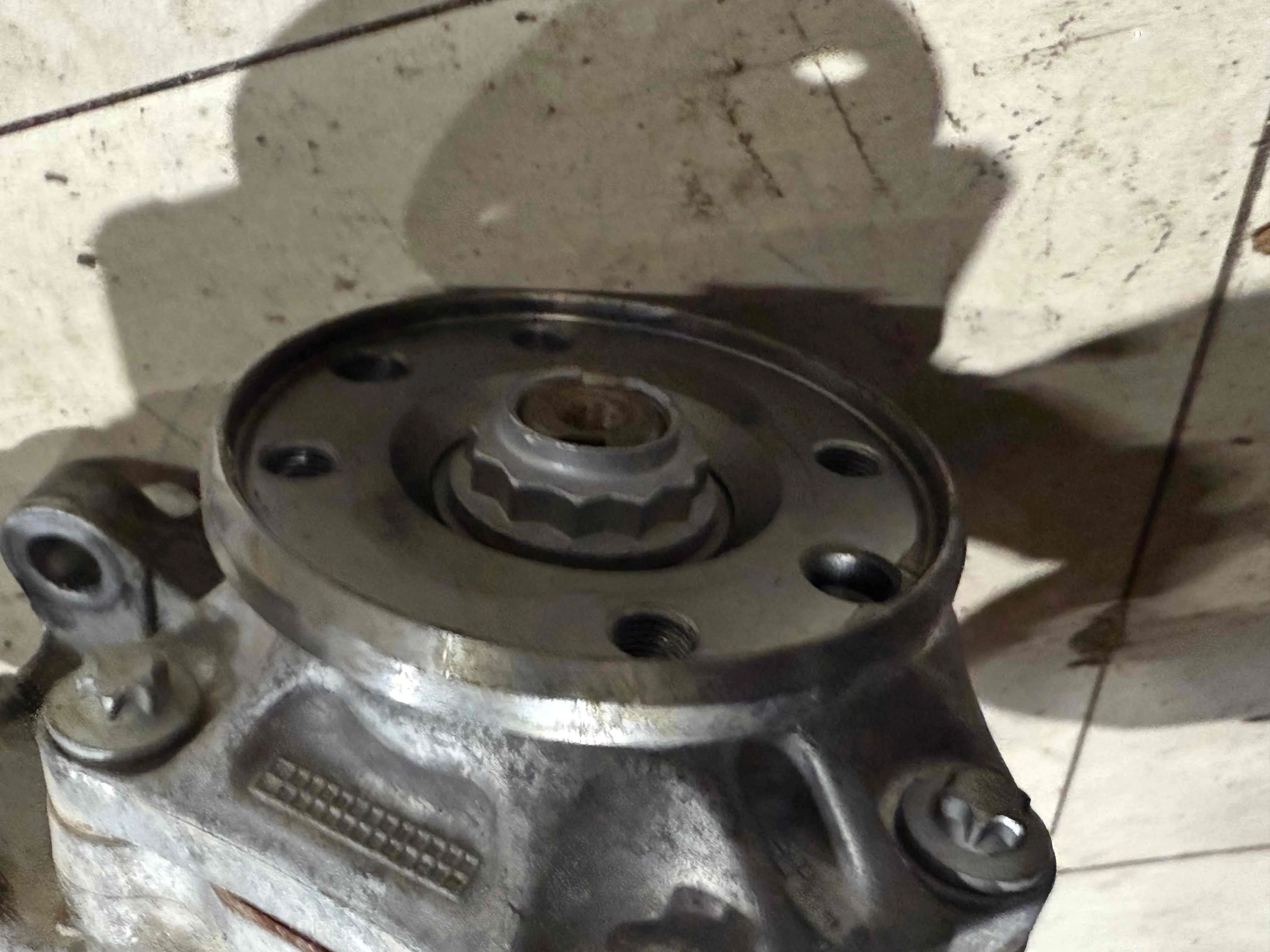 Редуктор переднего моста Mercedes-Benz X253 (2015—2019) A2053304107
 651921