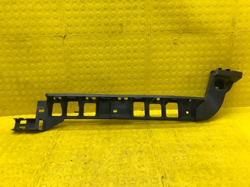 Кронштейн бампера Skoda Octavia 2018 5E5807864 5E3 CWV 594183, задний правый