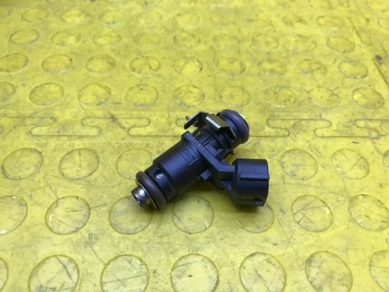 Форсунка топливная Skoda Octavia 2018 04E906031H 5E3 CWV 594183