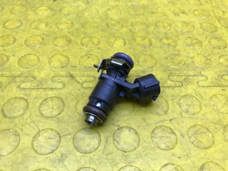 Форсунка топливная Skoda Octavia 2018 04E906031H 5E3 CWV 594183