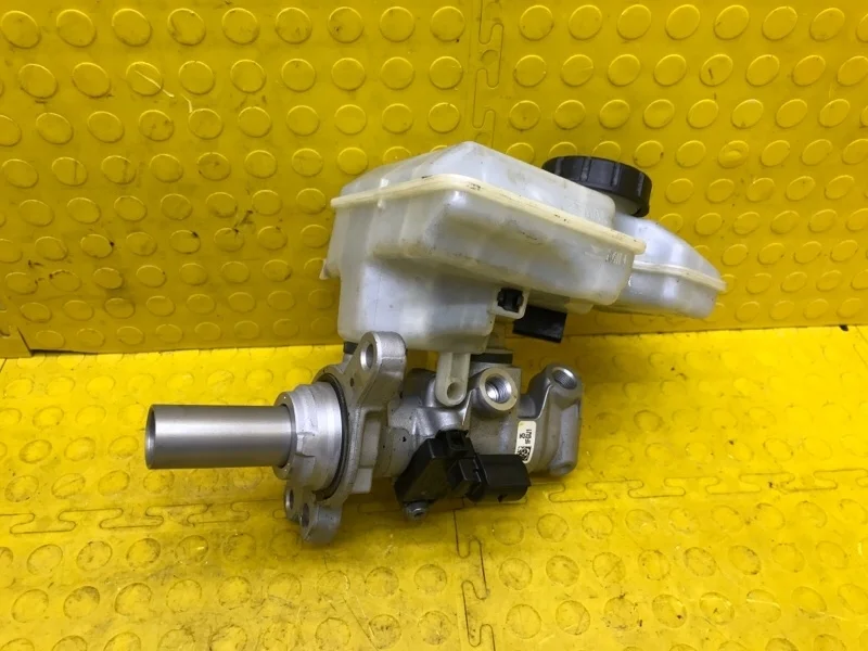 Главный тормозной цилиндр Skoda Octavia 2018 5Q1611021A 5E3 CWV 594183