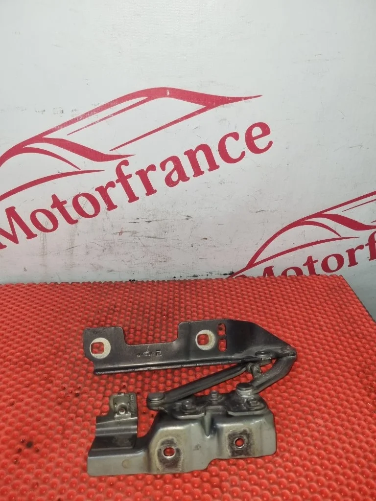 Петля капота Opel Astra 2013 20879203 J A16XER, правая