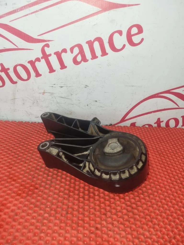 Опора двигателя Opel Astra 2013 13248599 J A16XER, передняя