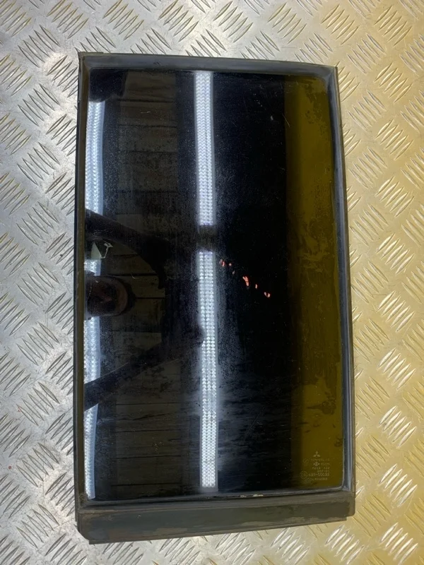 Стекло кузовное боковое левое Mitsubishi Pajero Iv (2006-2019) 2007 MR436985 ВНЕДОРОЖНИК 3.8 I