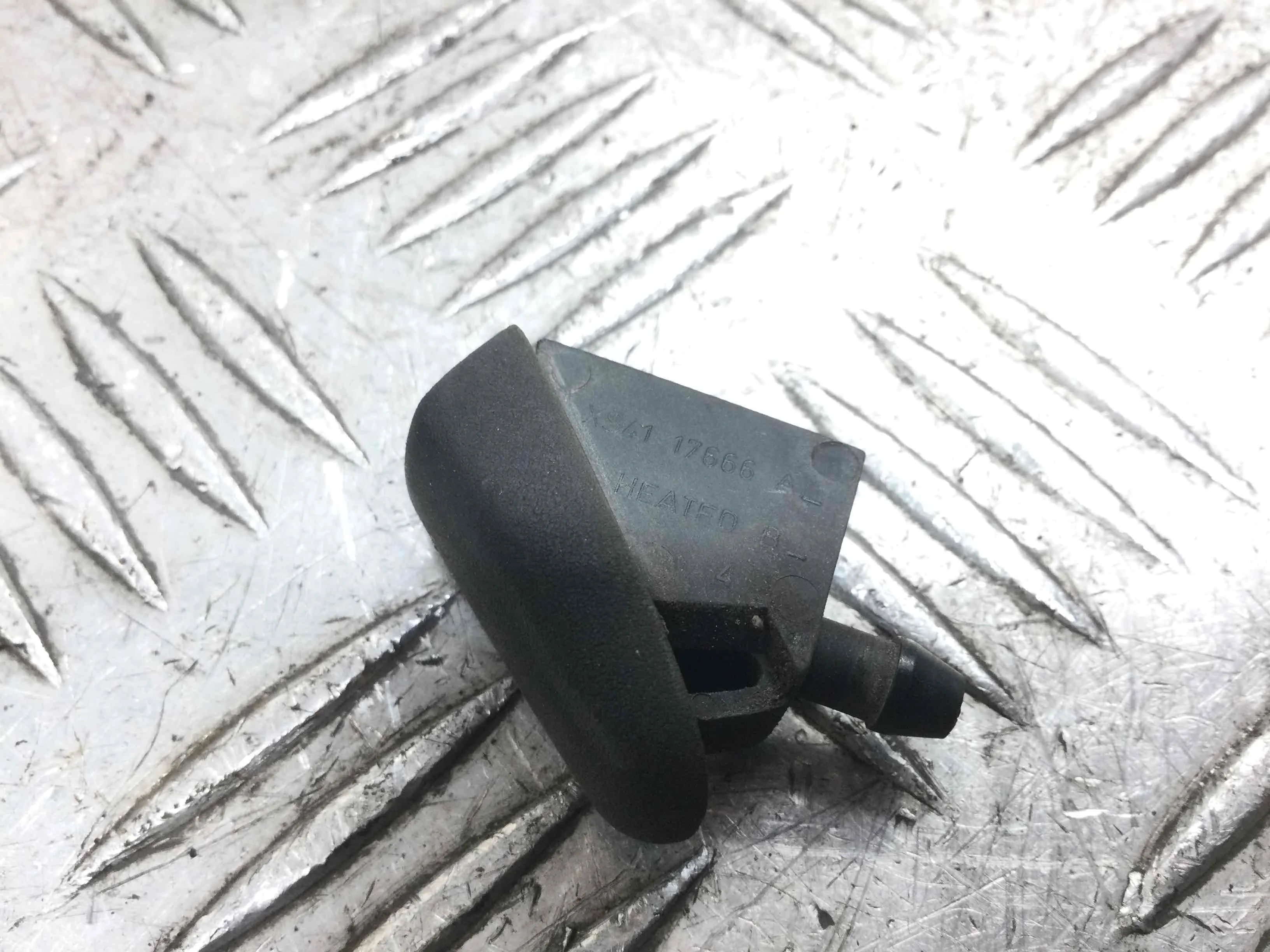 Форсунка омывателя Ford C-MAX 1 поколение (2003-2007) бензин 1.8 i Механика Минивэн