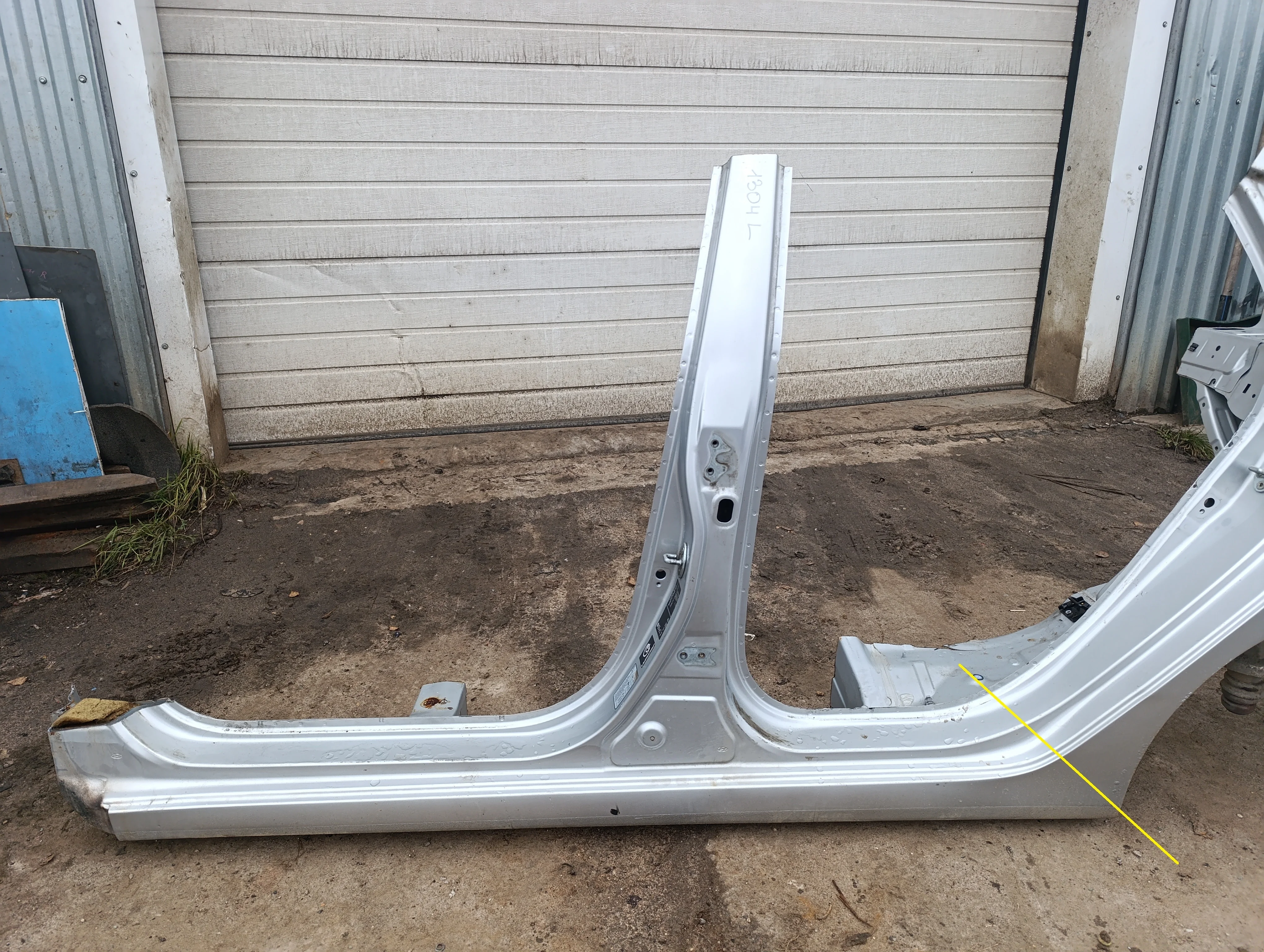 Порог со стойкой левый Solaris 2010-2017