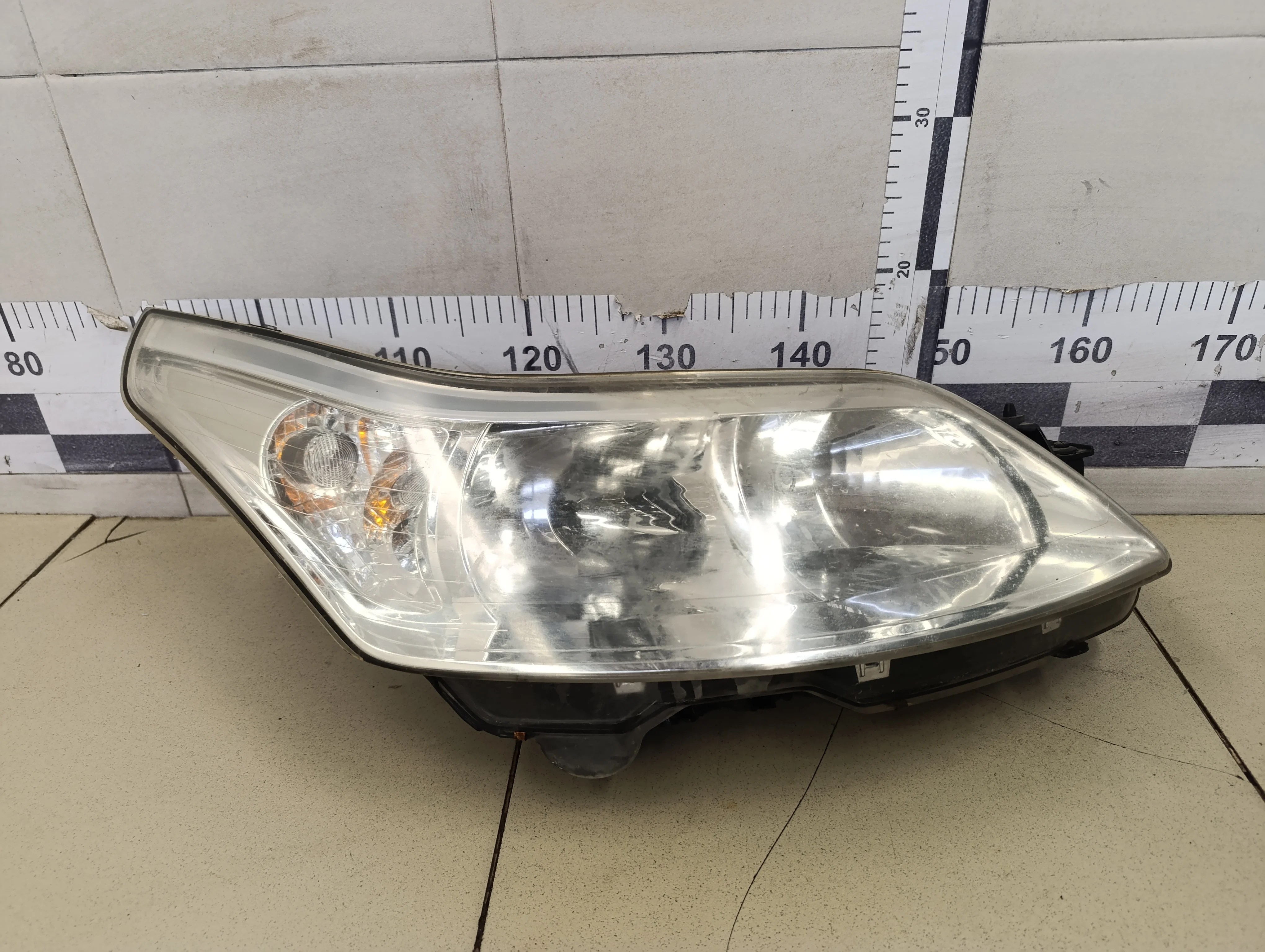 Фара правая C4 2005-2011