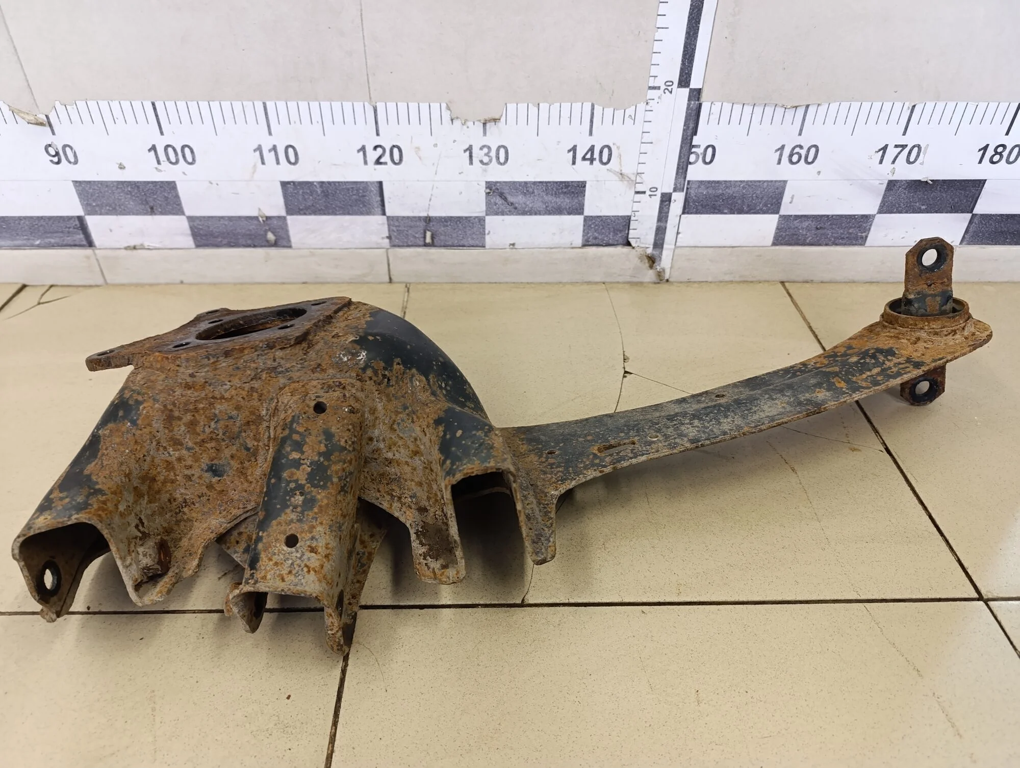 Рычаг задний продольный правый Focus II 2005-2008