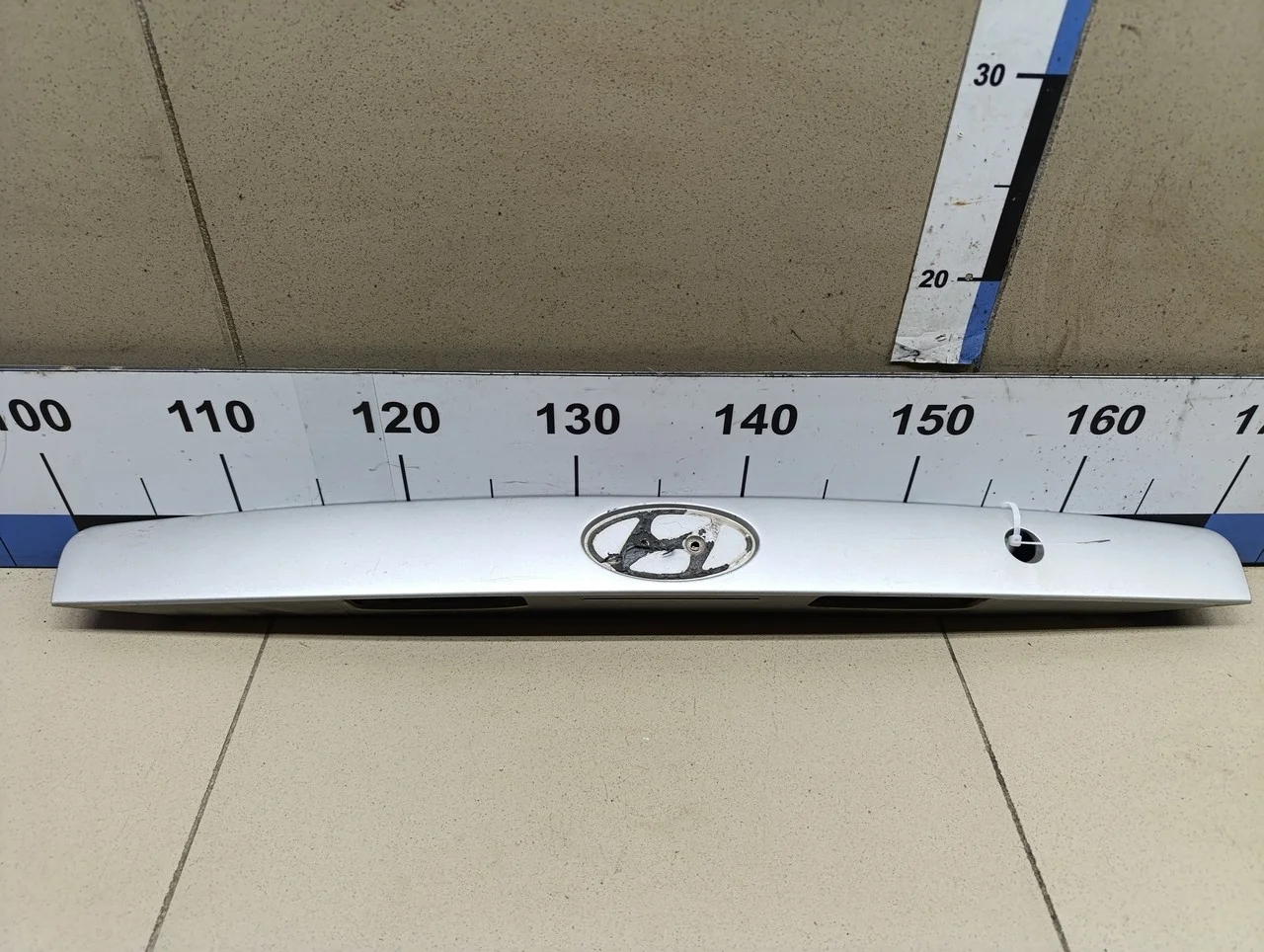 Накладка крышки багажника Elantra 2000-2005